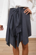 Mini-gonna check effetto camicia annodata variante grigio/nero ViCOLO