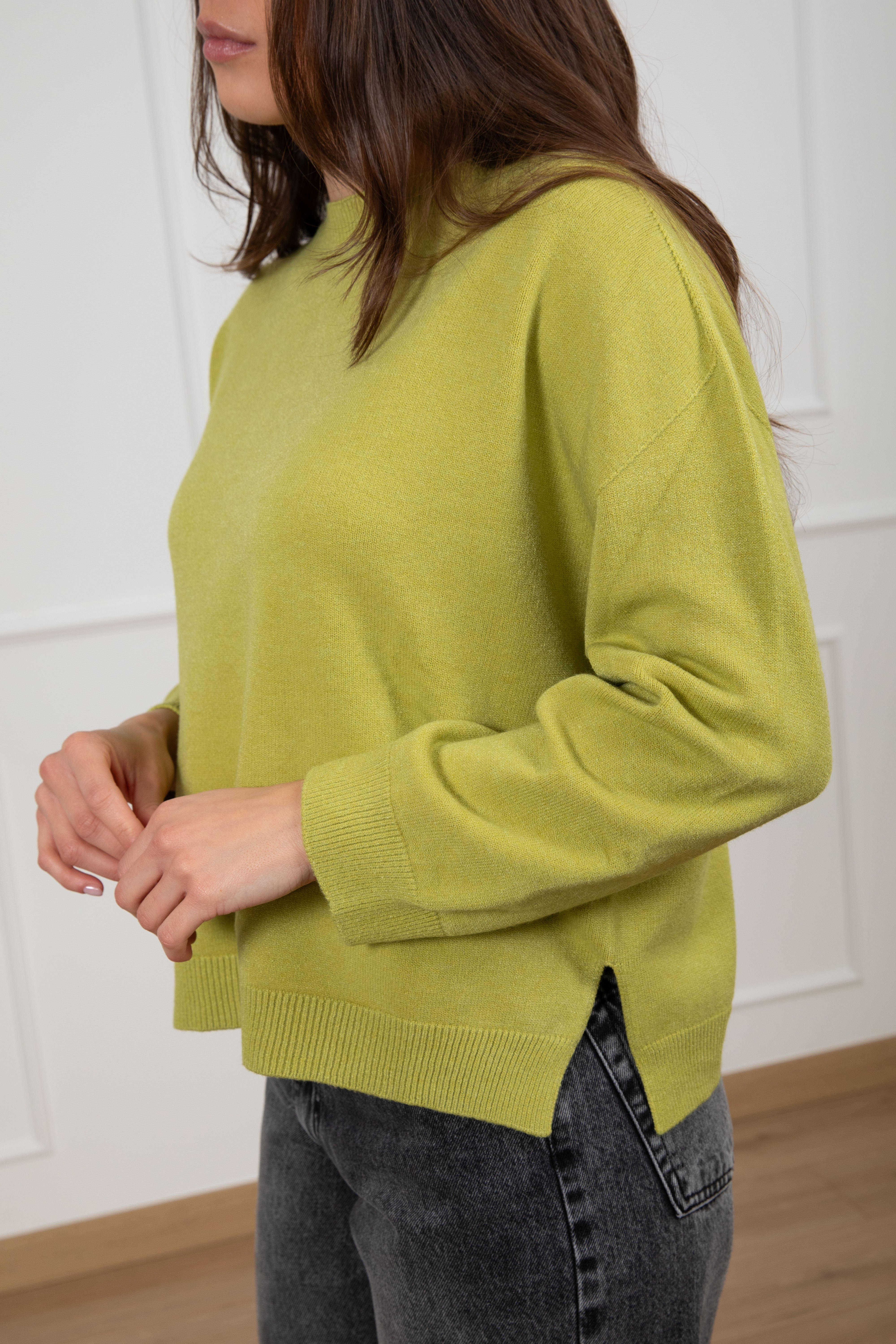 Maglia in viscosa con spacchi laterali ViCOLO