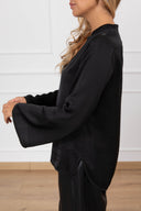 Blusa in raso alla coreana con scollo a "V" variante nero Tensione IN
