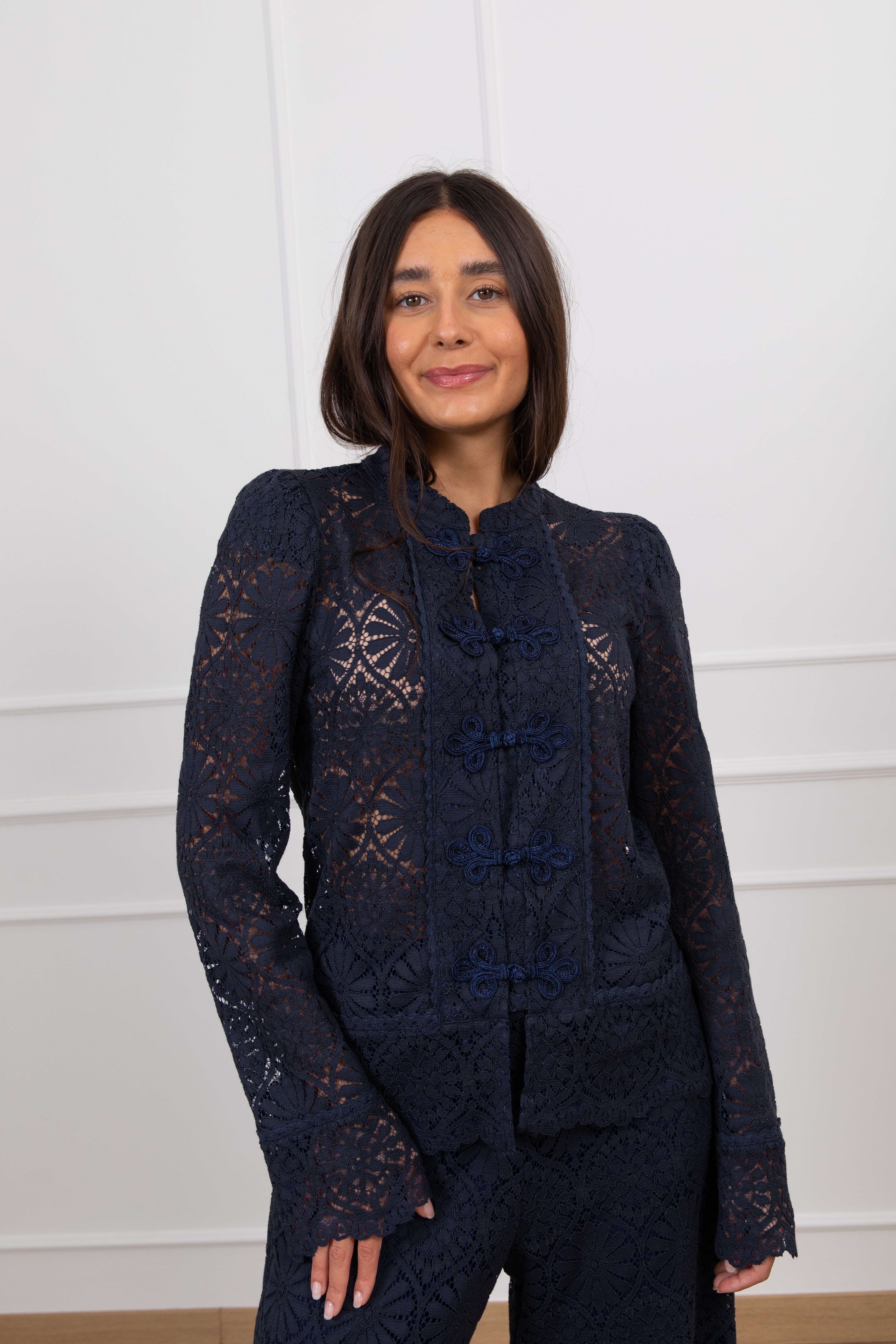 Camicia in pizzo con alamari Motel