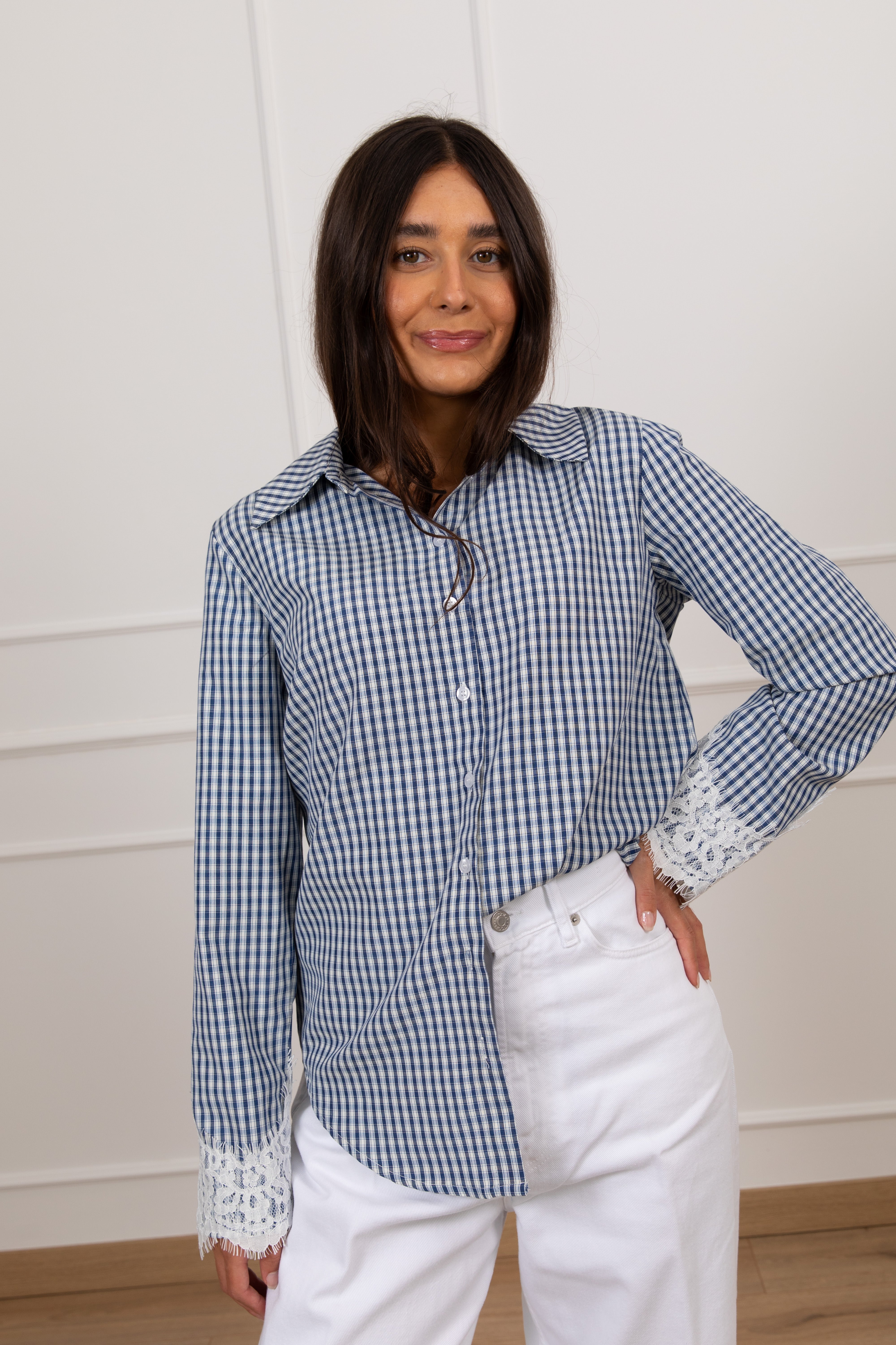 Camicia micro-check con pizzo sulla manica ViCOLO