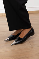 Ballerina con punta metallica variante nero Divine Follie
