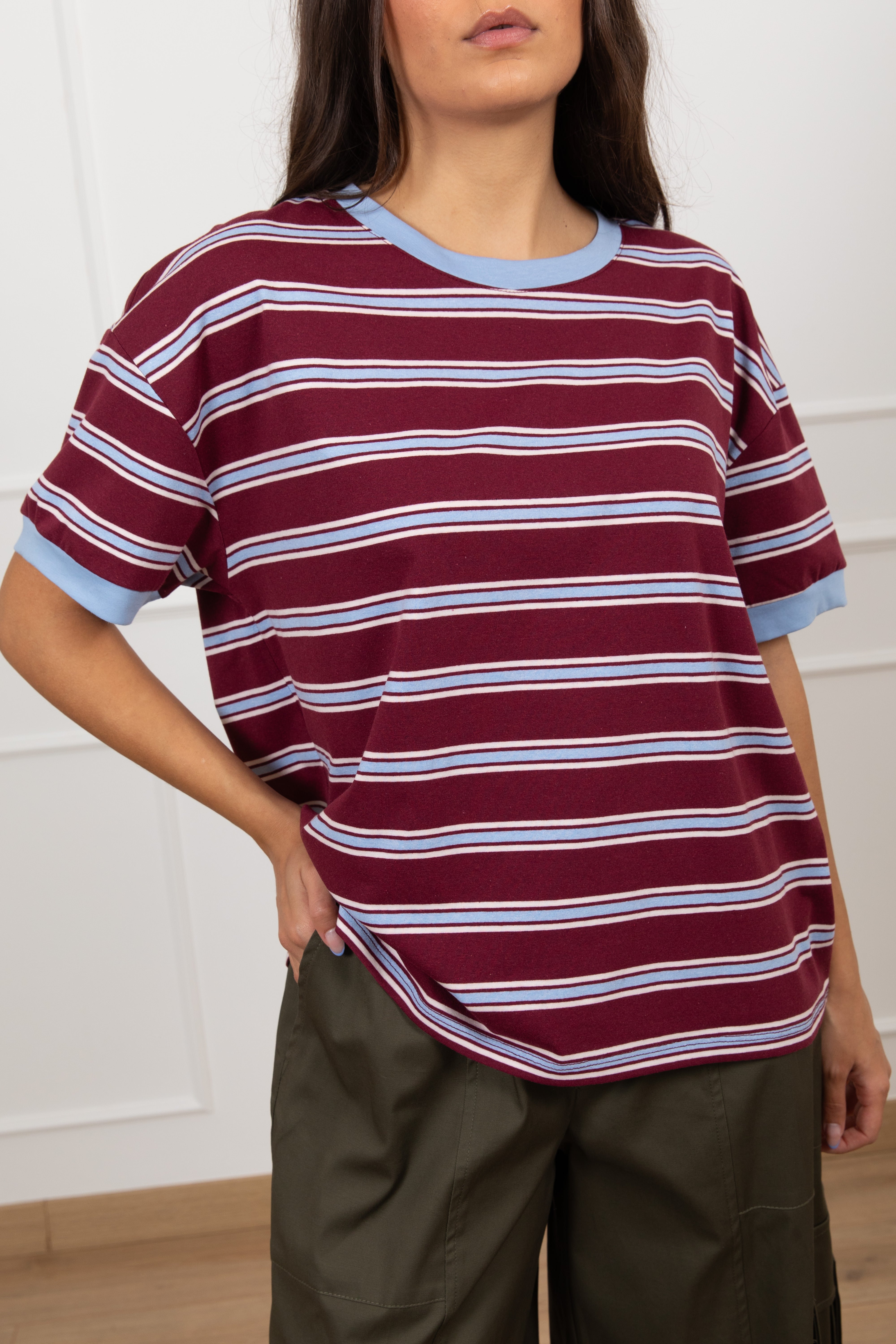 T-shirt manica corta a righe sottili Tensione IN