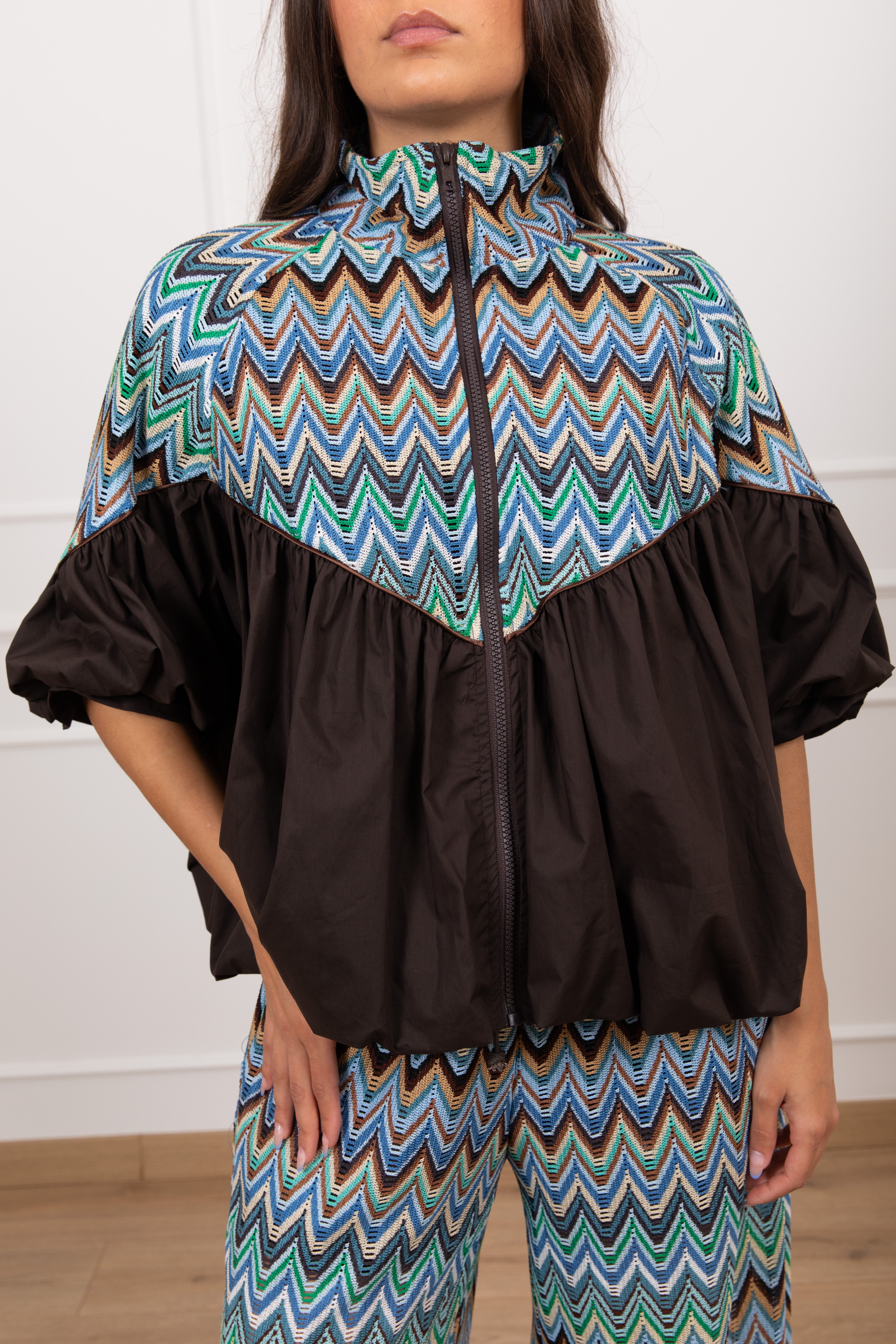 PRE-ORDER 04/05 Bomber manica corta con inserto motivo zig-zag Tensione IN