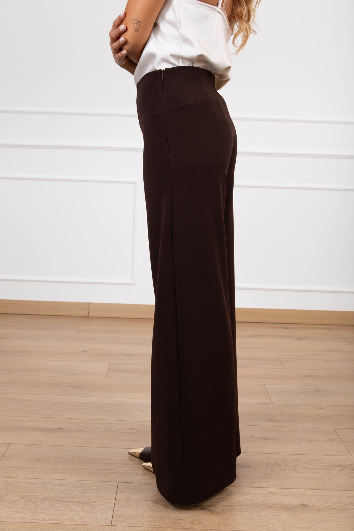 Pantalone gamba larga in crepe variante fondente ViCOLO