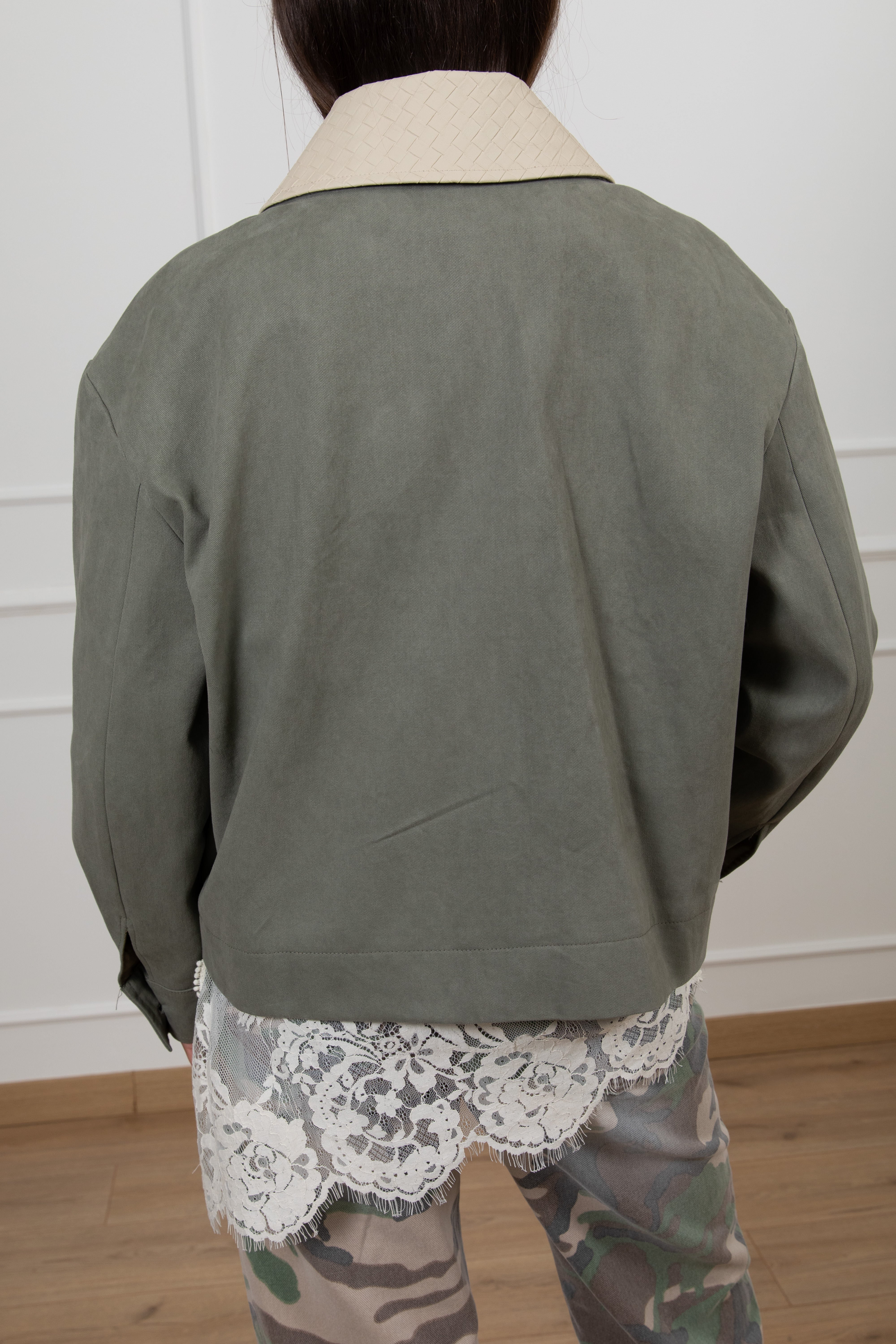 Giaccone in canvas con tasche e colletto in eco-pelle intrecciata Tensione IN