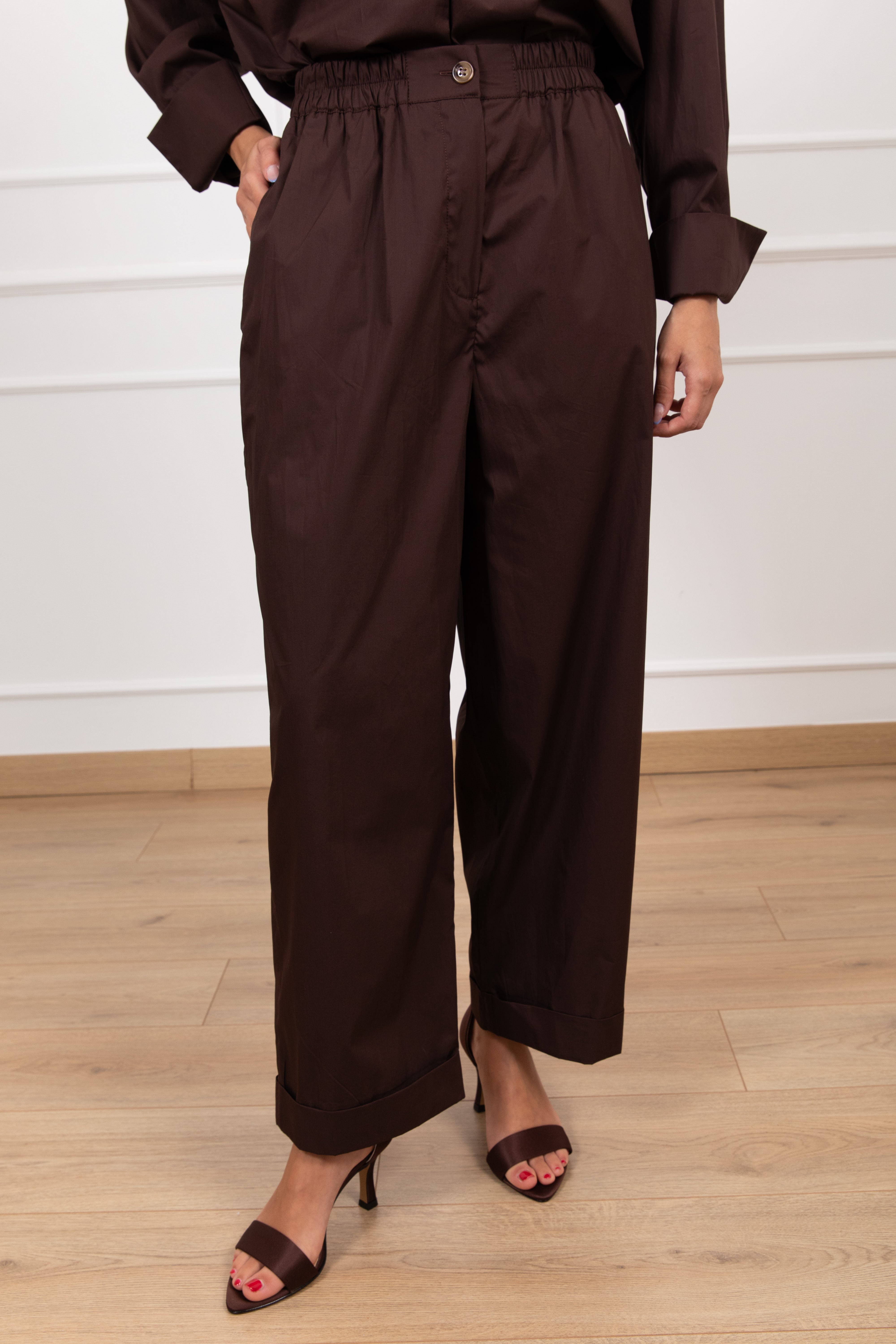 PRE ORDER 11/05 Pantalone carrot-fit con elastico Tensione IN