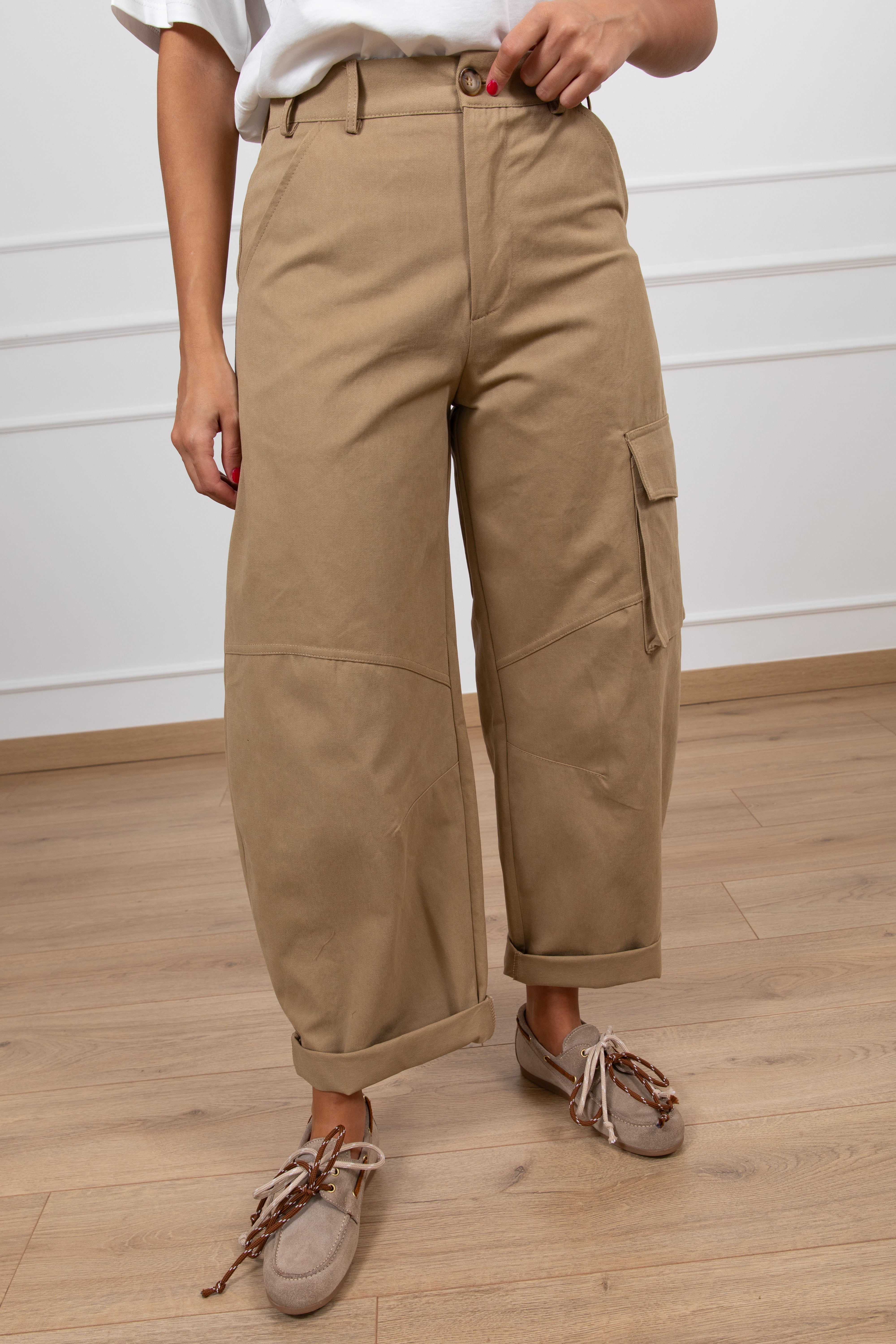 Pantalone cargo balloon-fit in gabardina Tensione IN