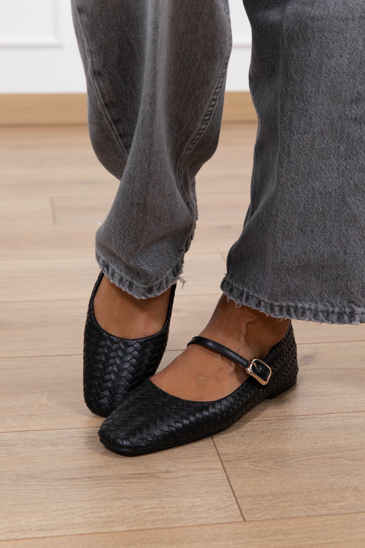 Ballerina con cinturino in eco-pelle intrecciata variante nero Susy Mix