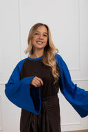 T-shirt con manica svasata a contrasto variante blu/moro ViCOLO