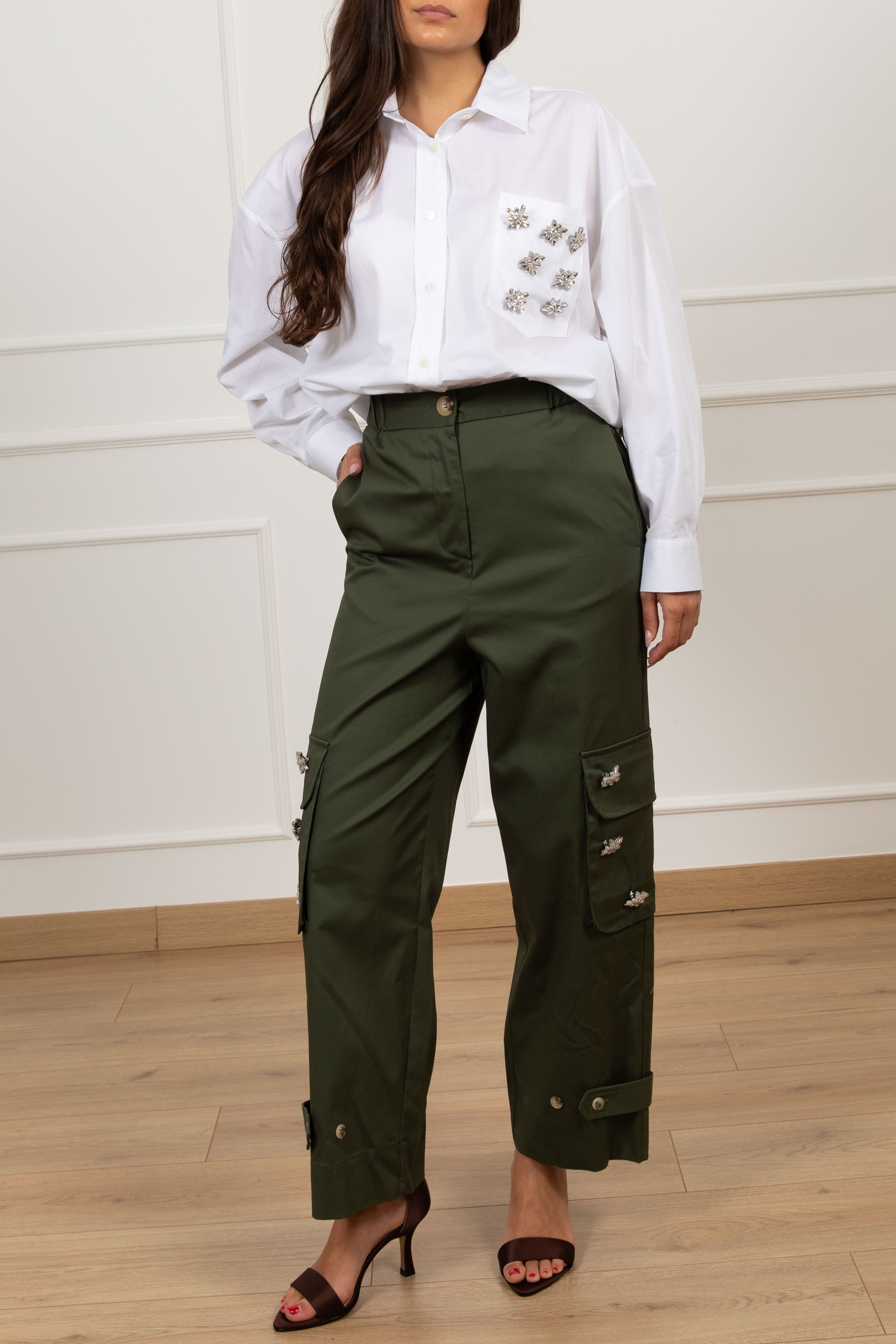 Pantalone cargo con applicazioni gioiello sulle tasche ViCOLO