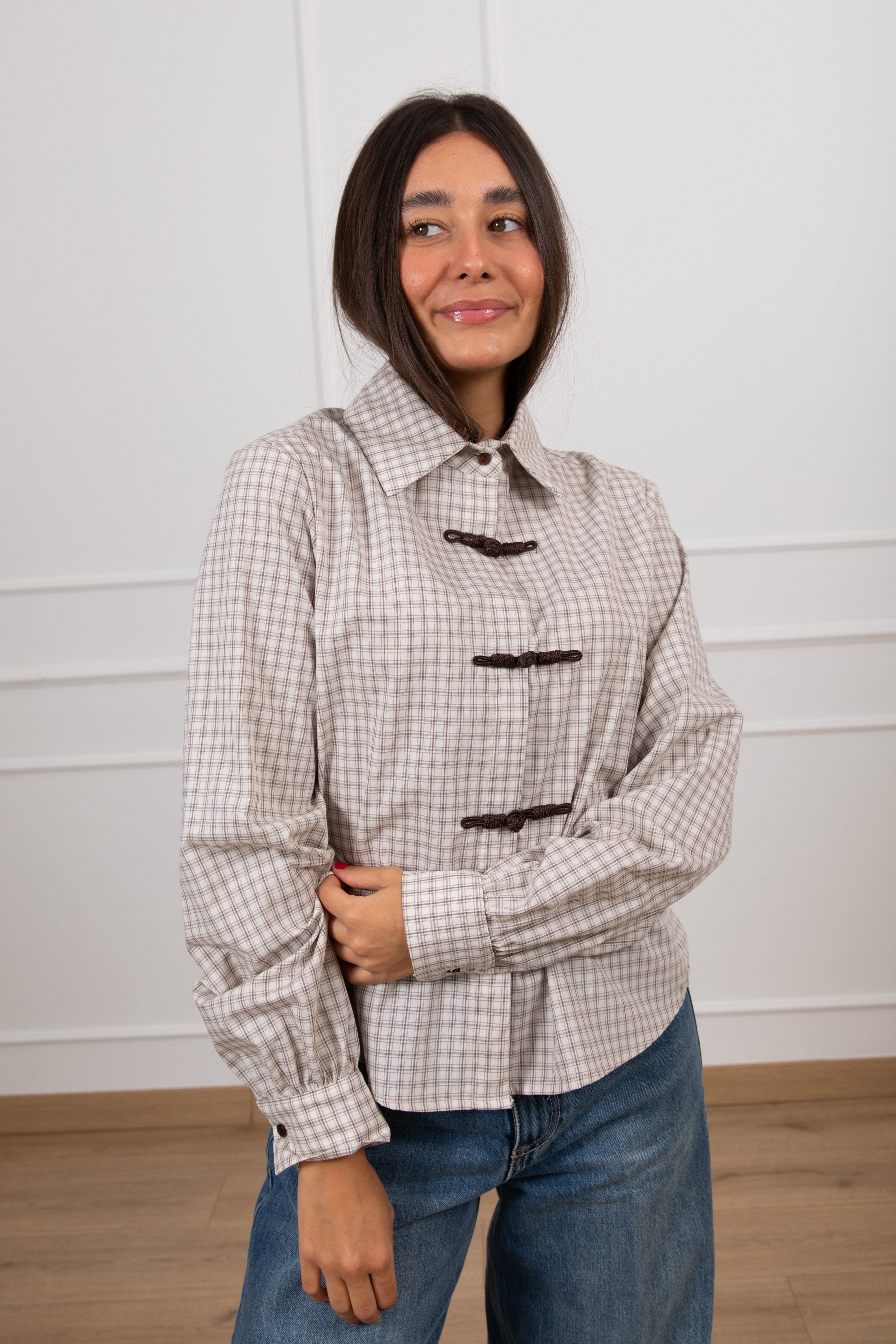 Camicia check con alamari ViCOLO