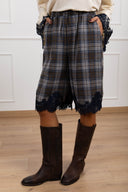 Bermudone check con inserto pizzo Haveone