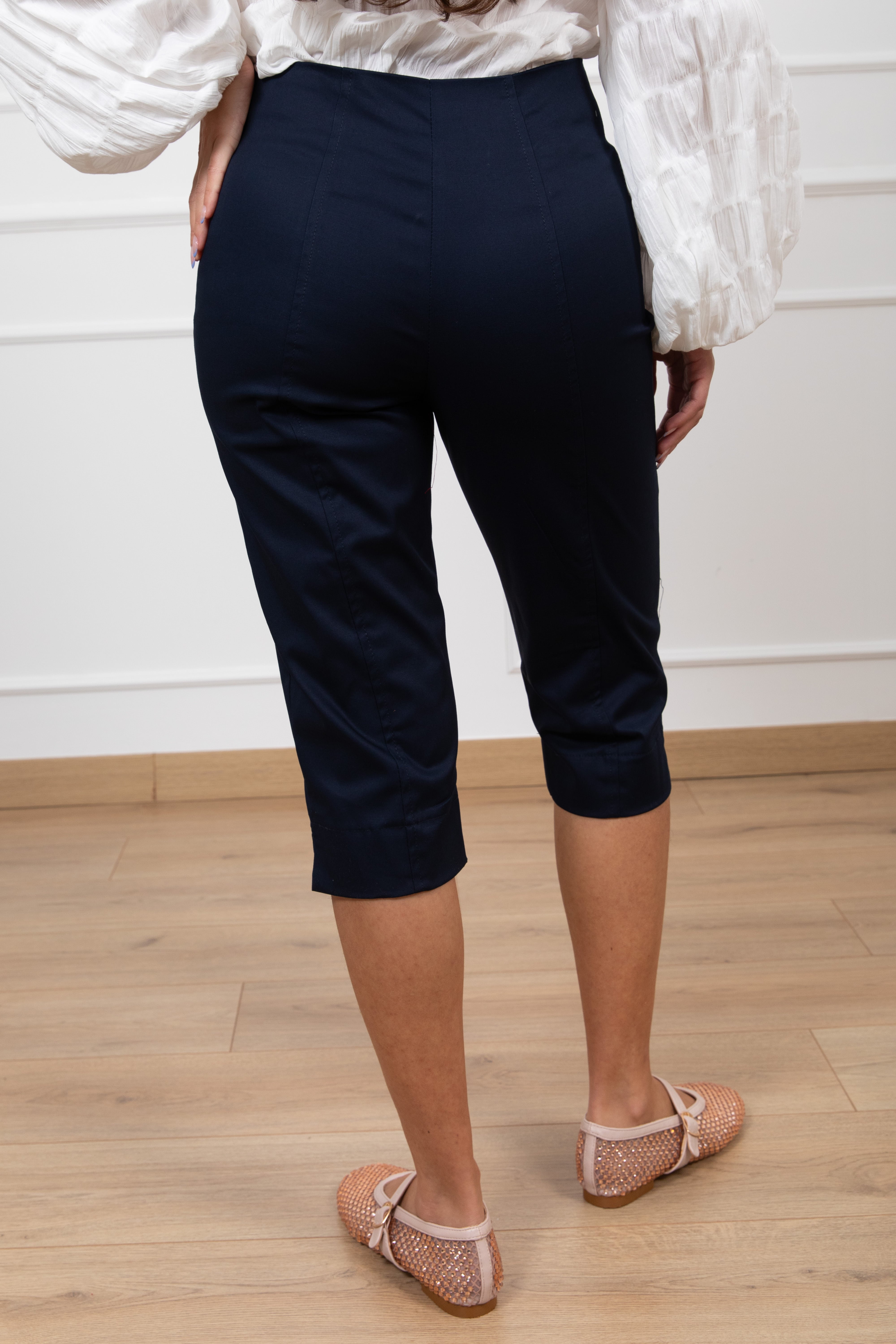 Pantalone capri in cotone elasticizzato con tasca a filo Tensione IN
