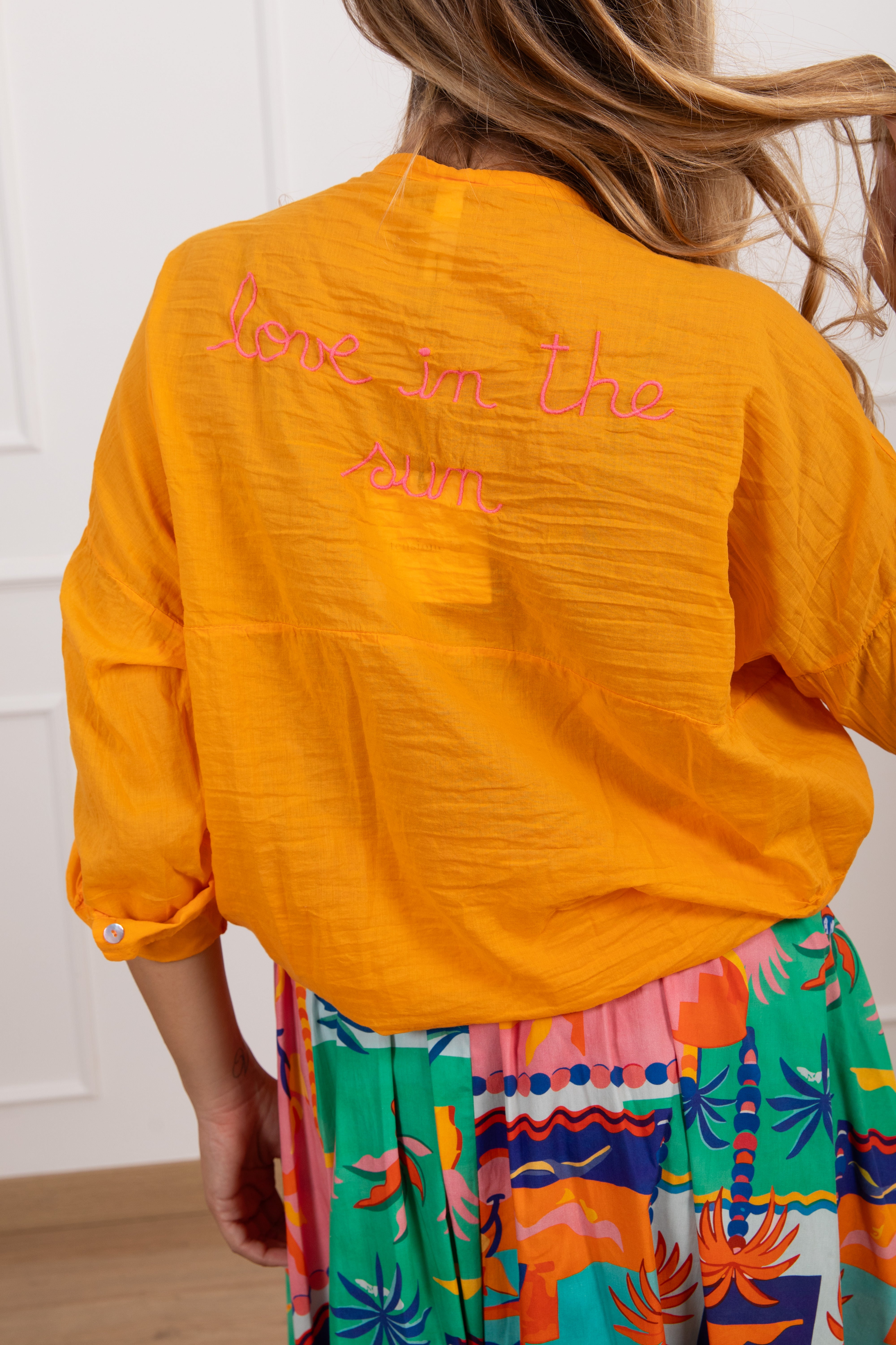 Camicia "Love in the sun" sul retro Tensione IN