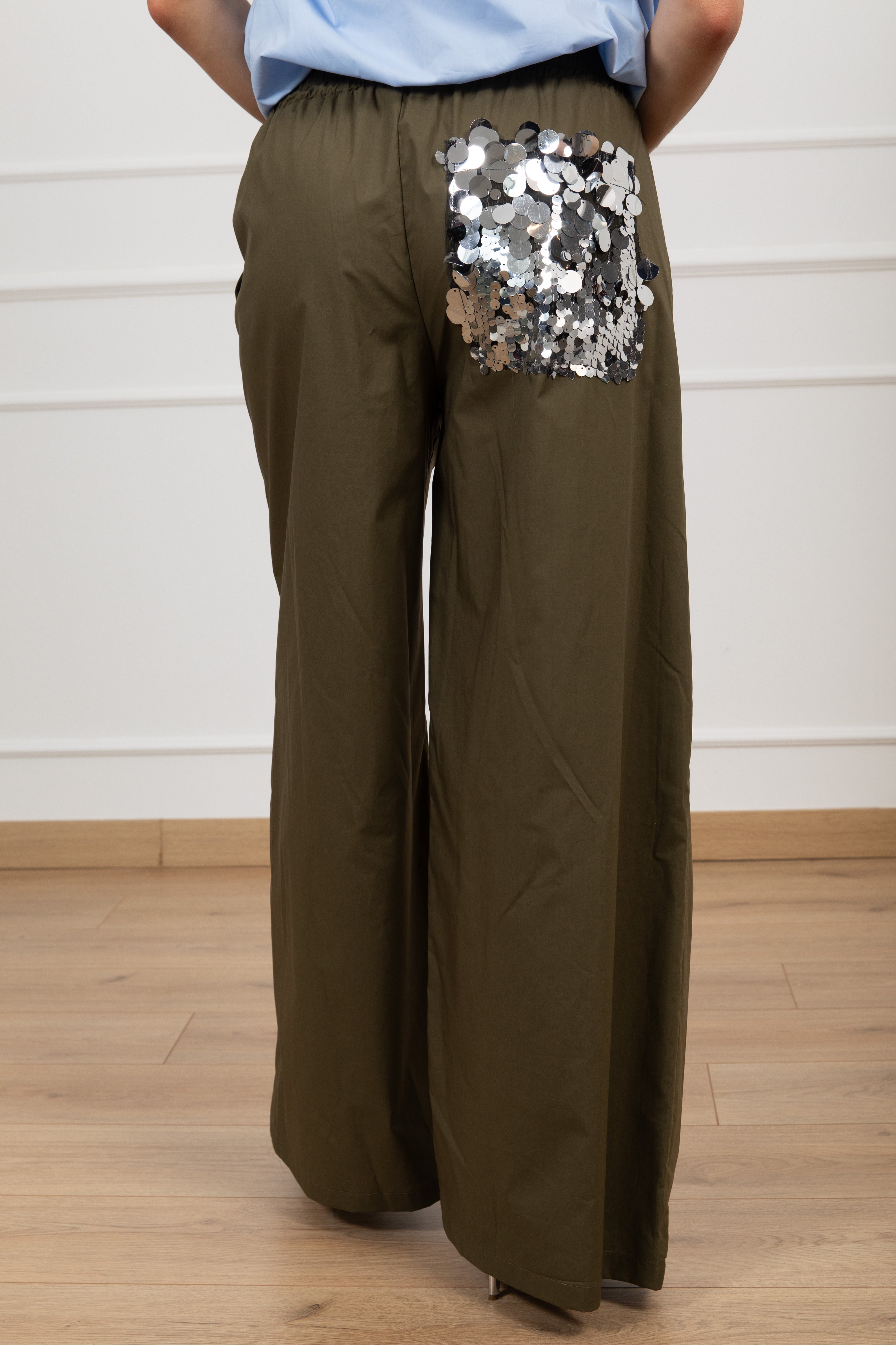 Pantalone gamba larga con tasca paillettes e elastico Motel