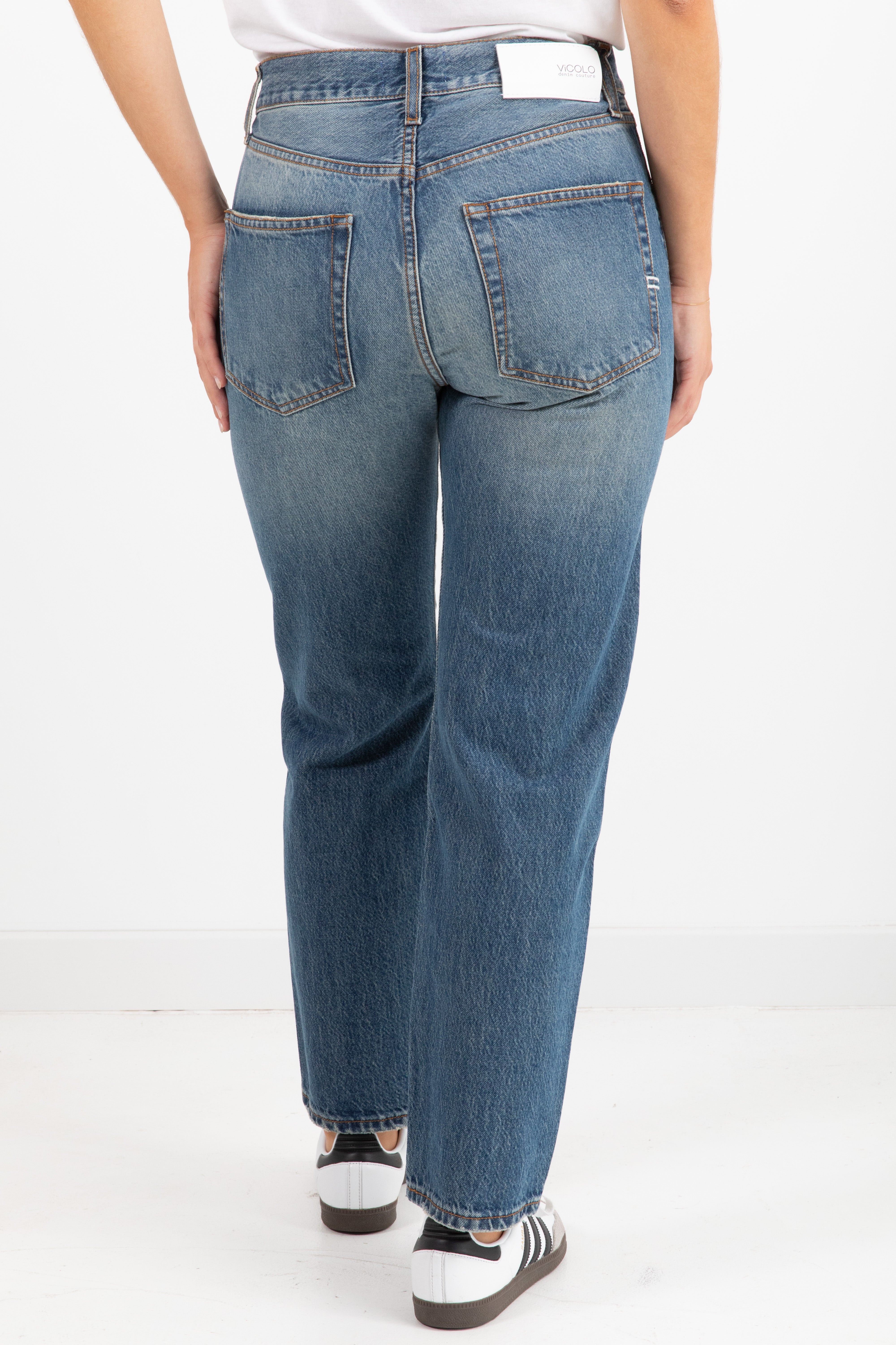 Jeans Zoe bottoni gioiello ViCOLO