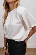 Blusa manica corta in viscosa con spallina imbottita variante panna ViCOLO