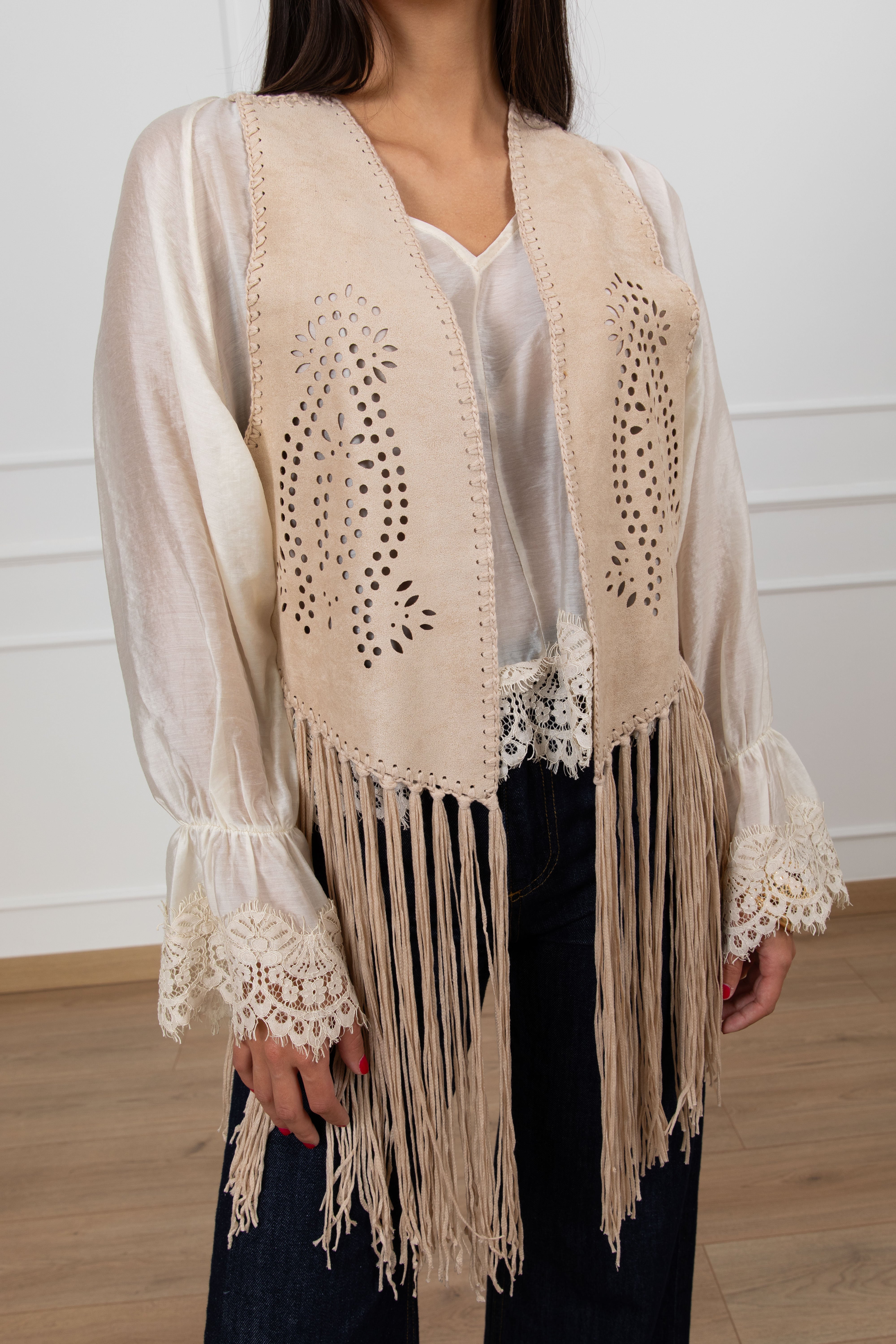 Gilet in eco-camoscio con frange ViCOLO