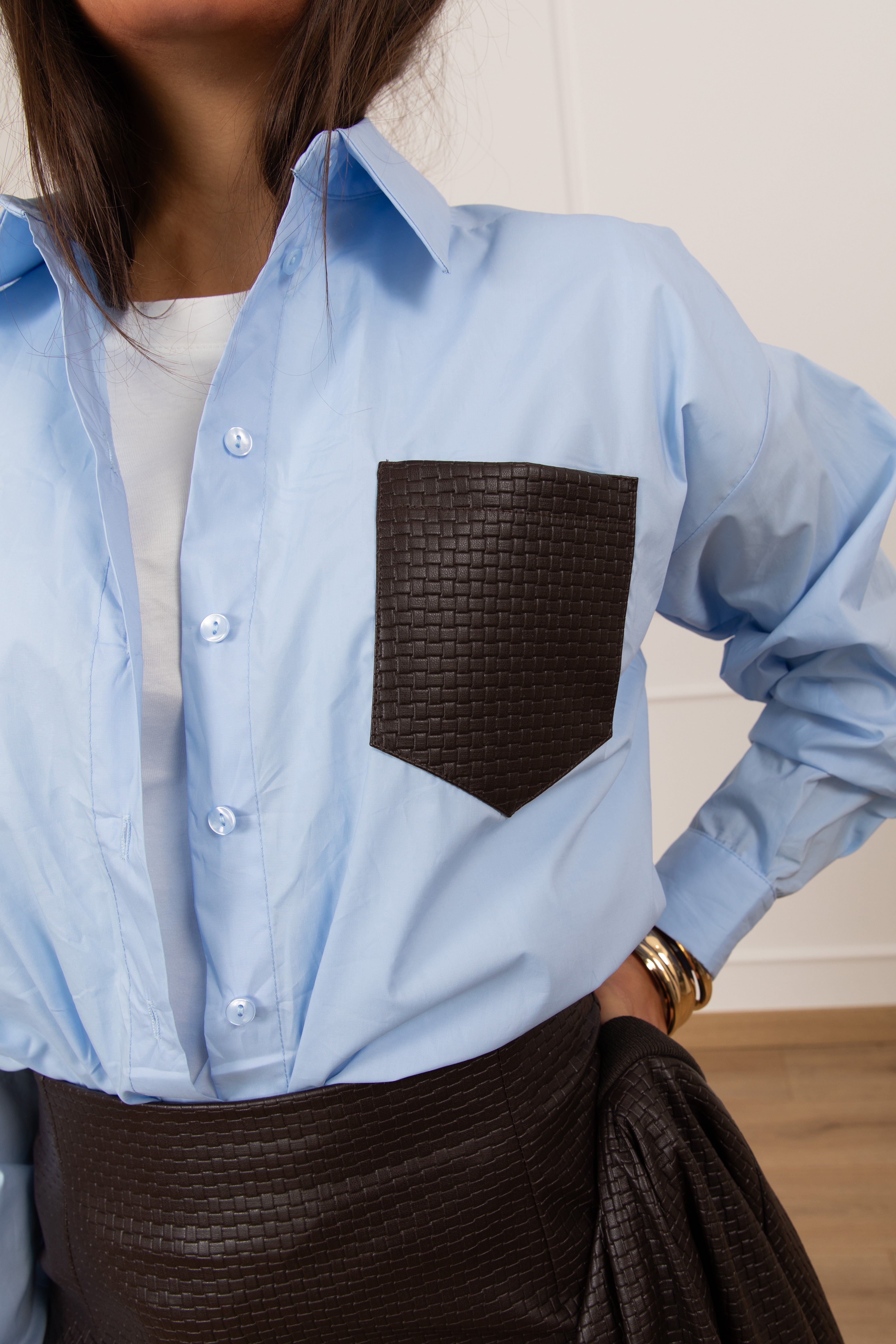 Camicia over-size taschino in eco-pelle con intreccio stretto Tensione IN