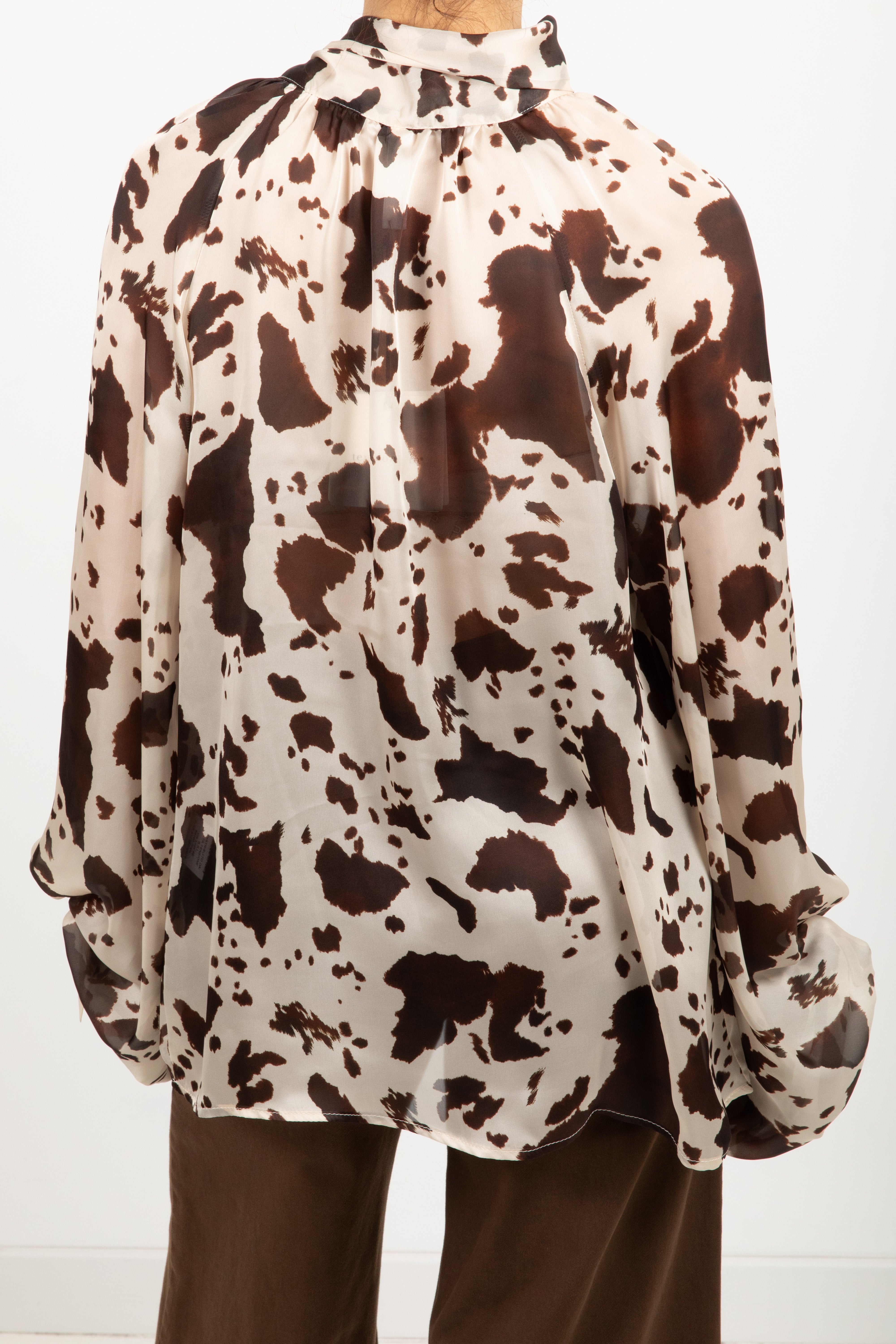 Blusa in viscosa cow print con fiocco Tensione IN