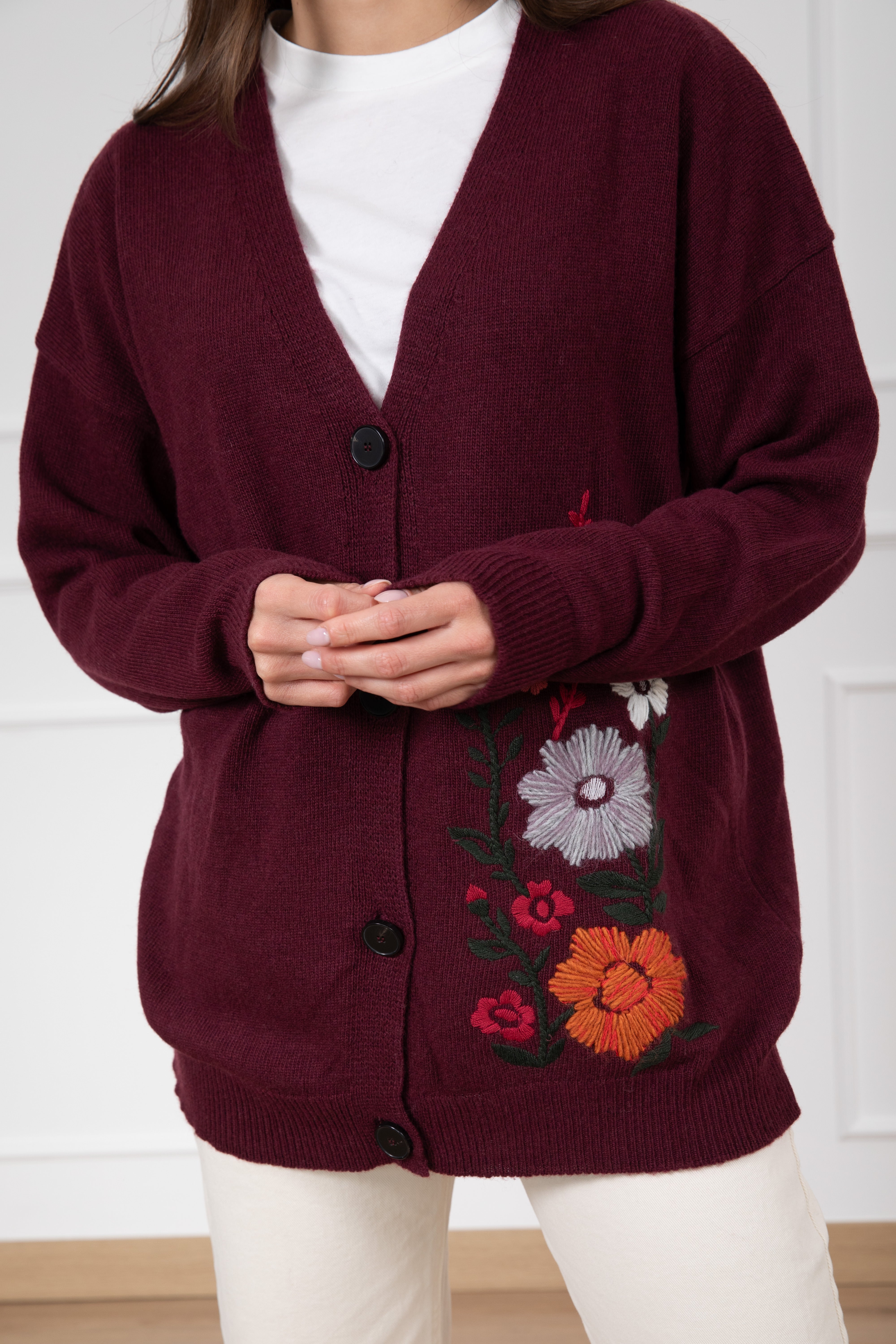 Cardigan con ricamo fiore ViCOLO
