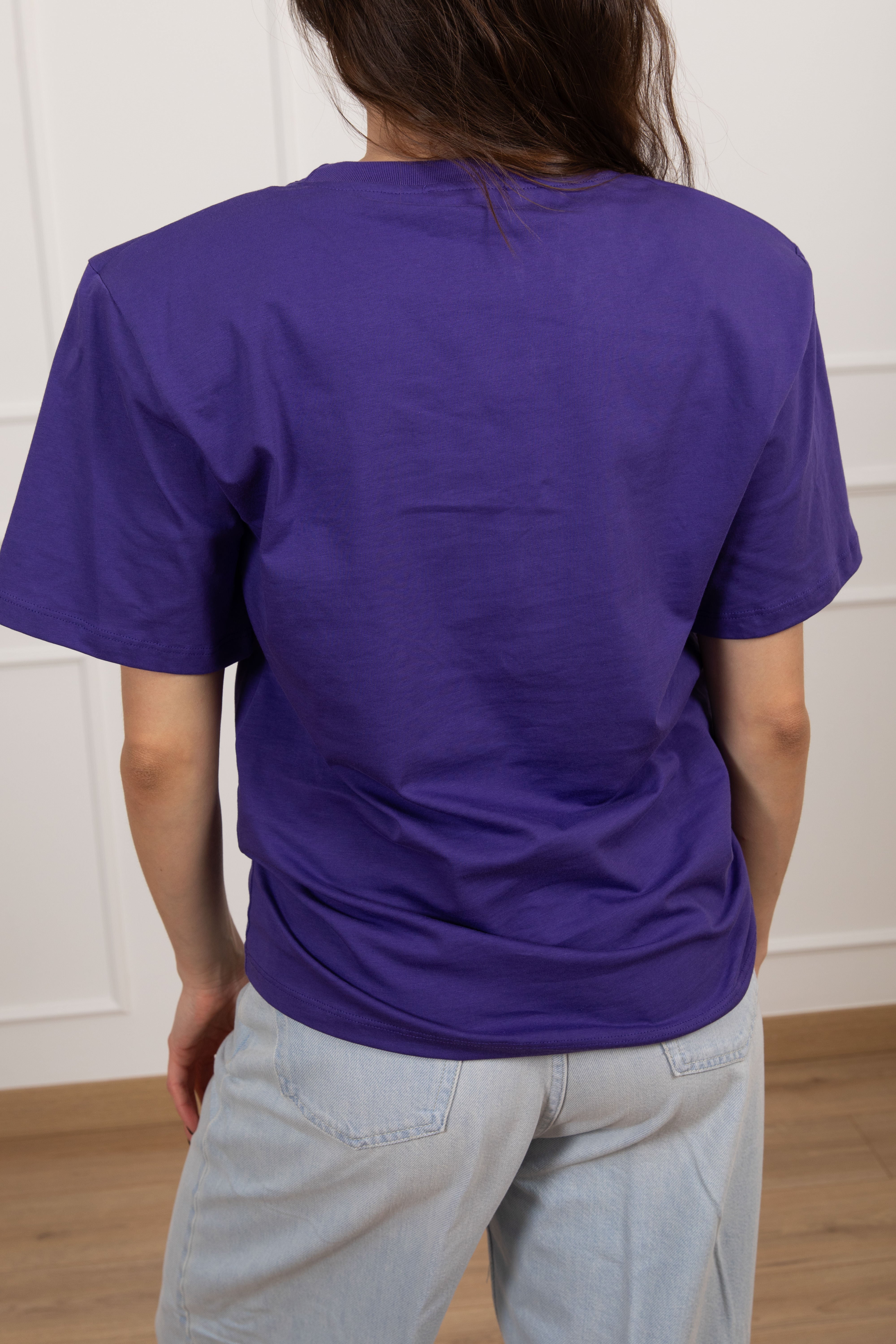 T-shirt con arricciatura laterale e spallina imbottita ViCOLO