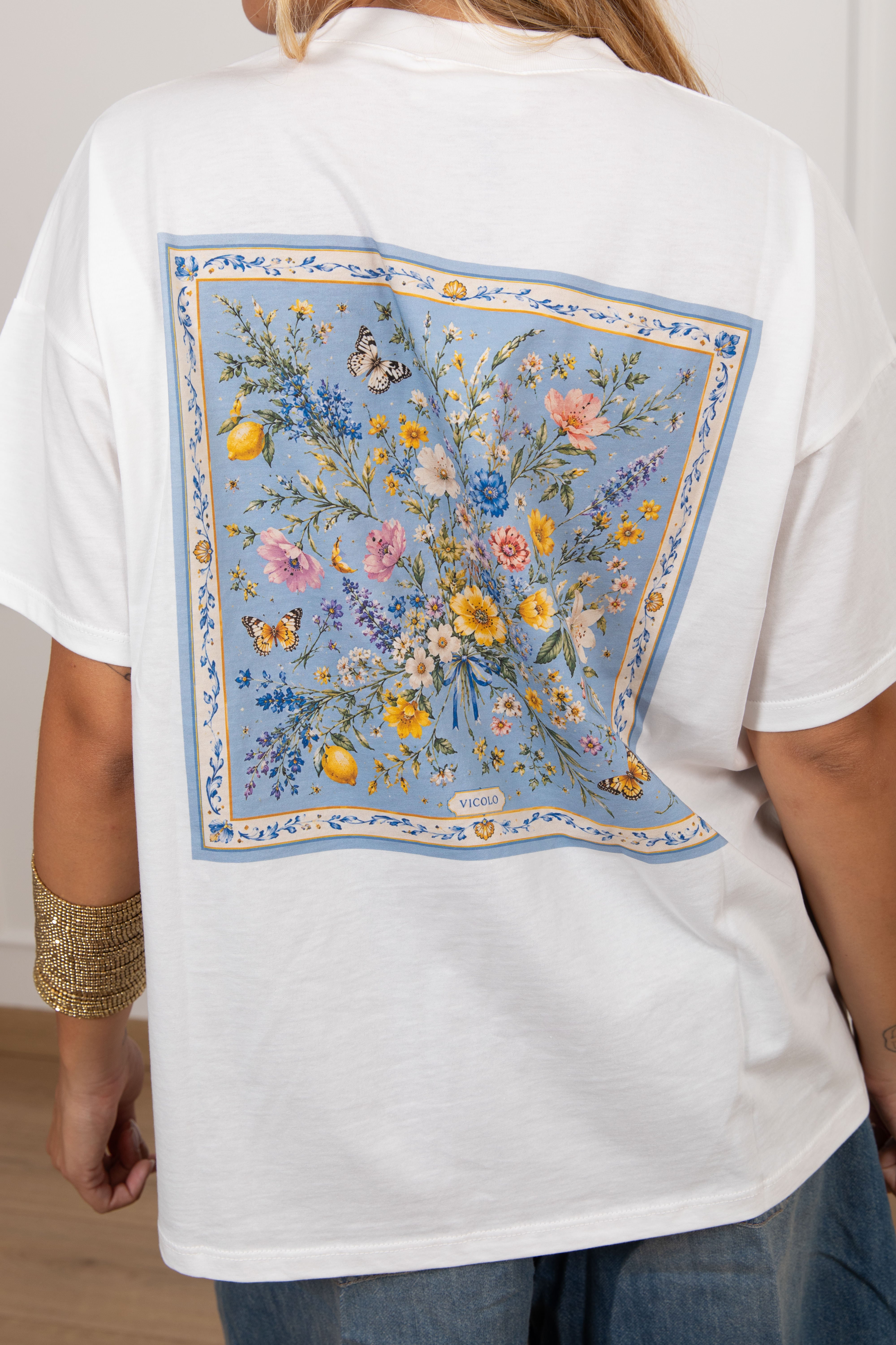 T-shirt stampa bouquet sul retro ViCOLO
