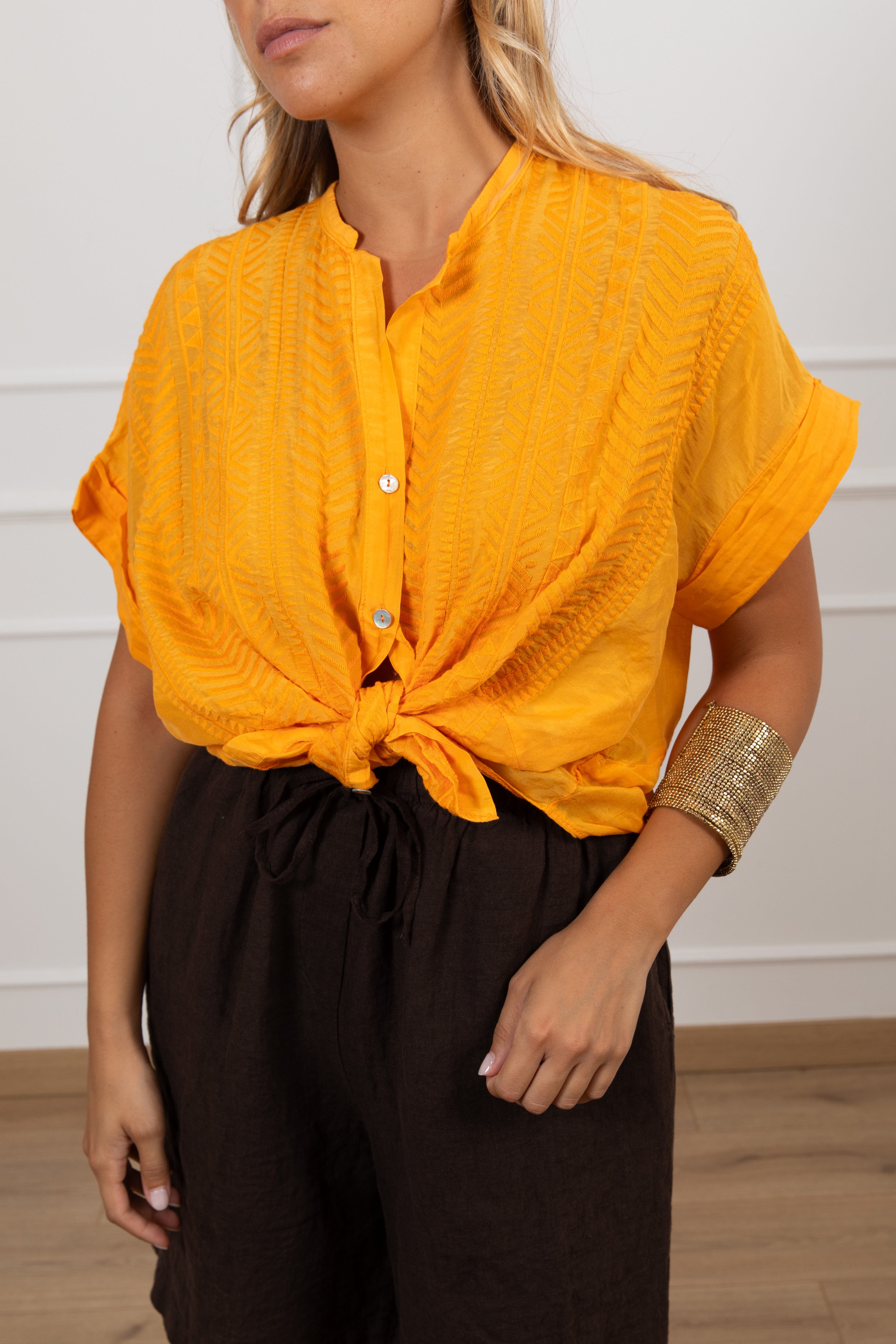 Camicia in mussola con ricami Tensione IN