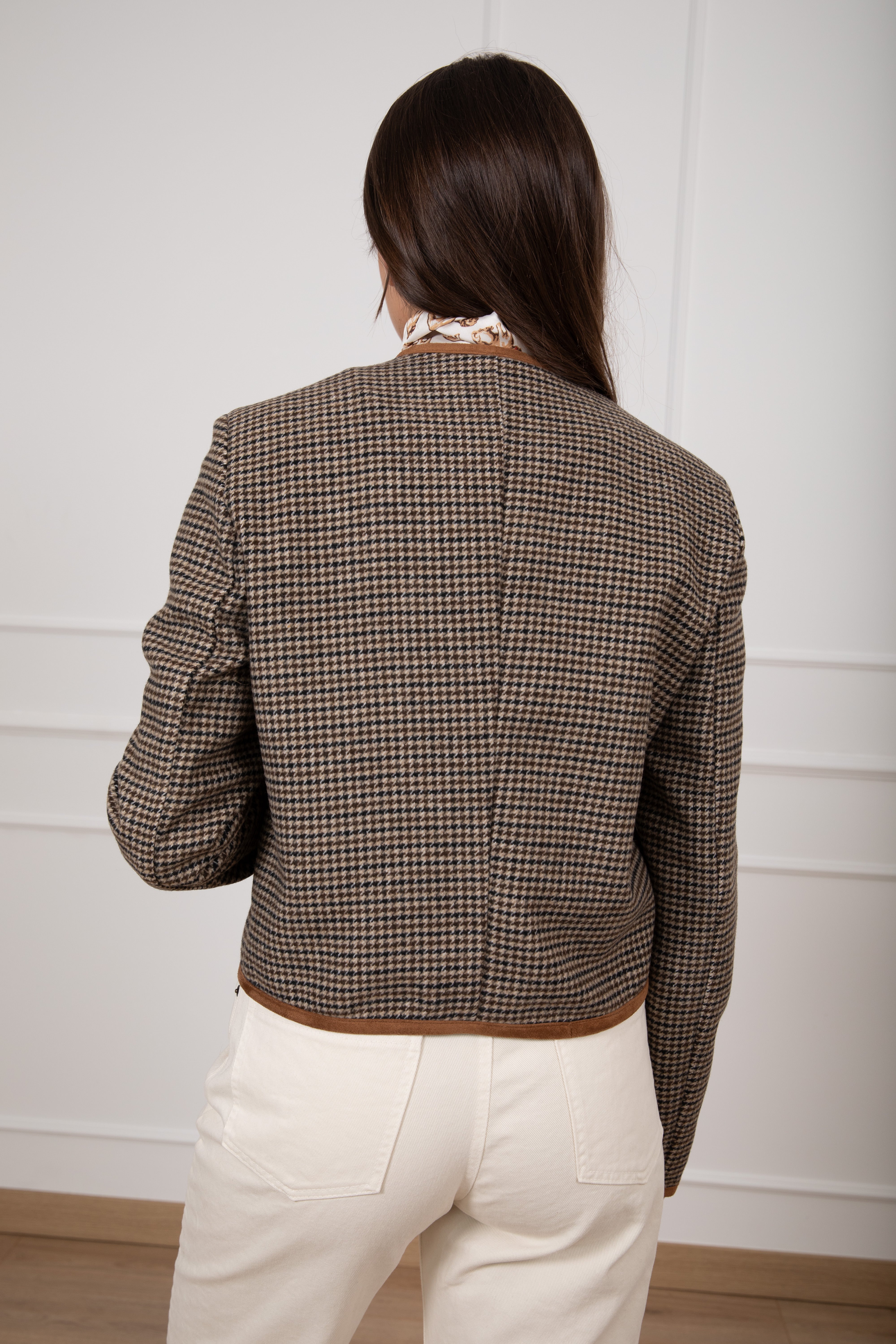 Giacca cropped micro pied de poule bottoni oro ViCOLO