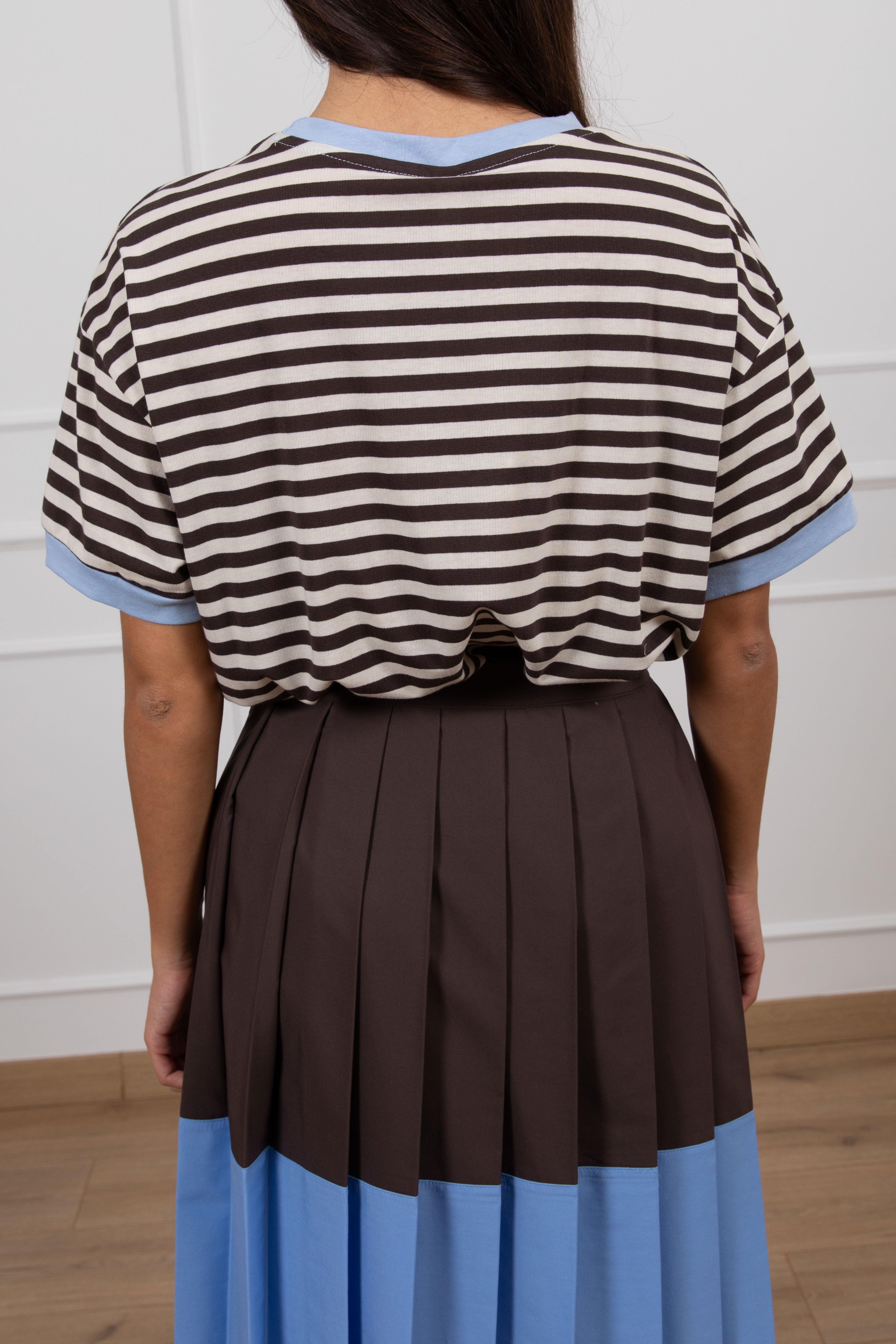 T-shirt a righe con profilo a contrasto Tensione IN