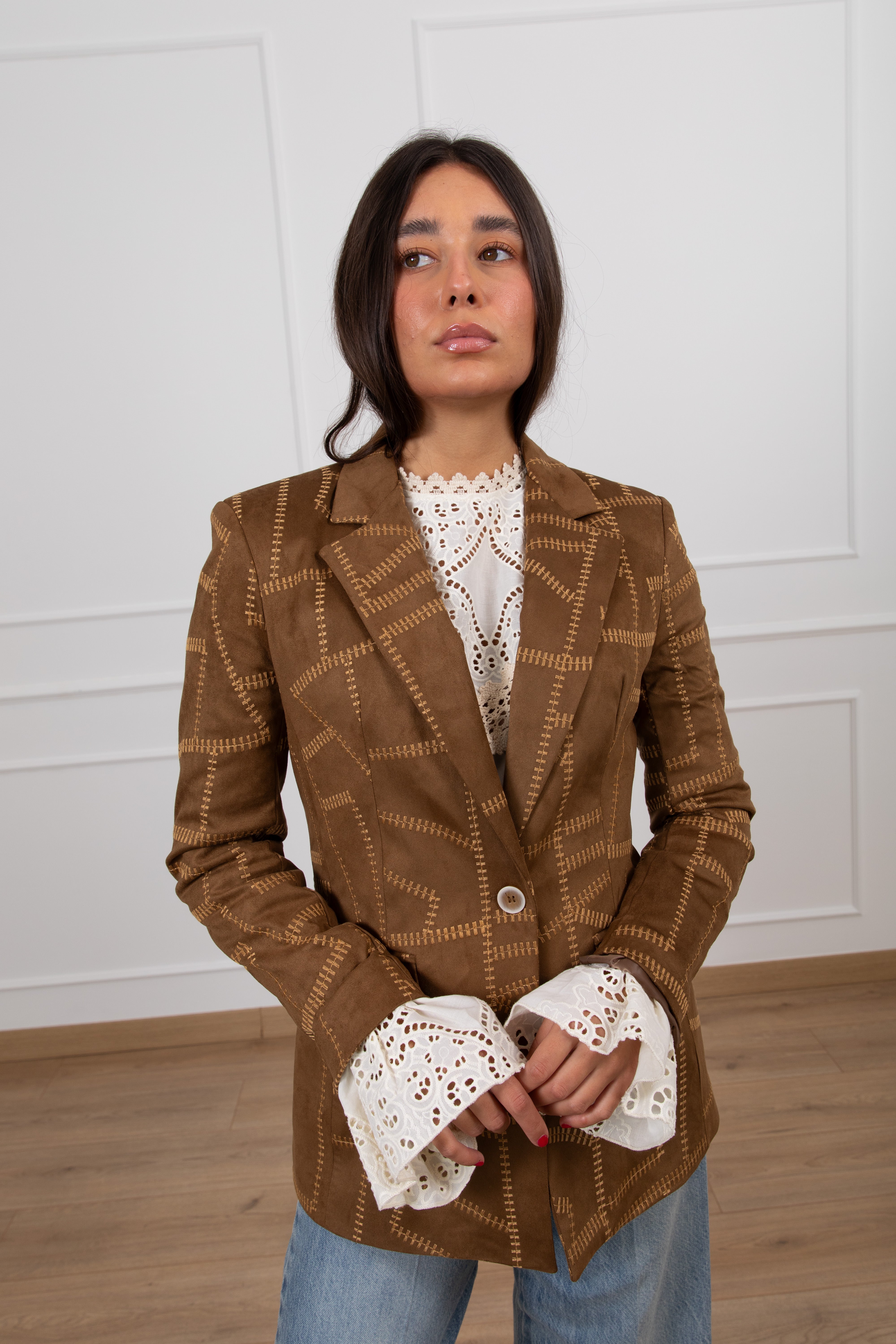 Giacca in eco-camoscio con ricamo Susy Mix