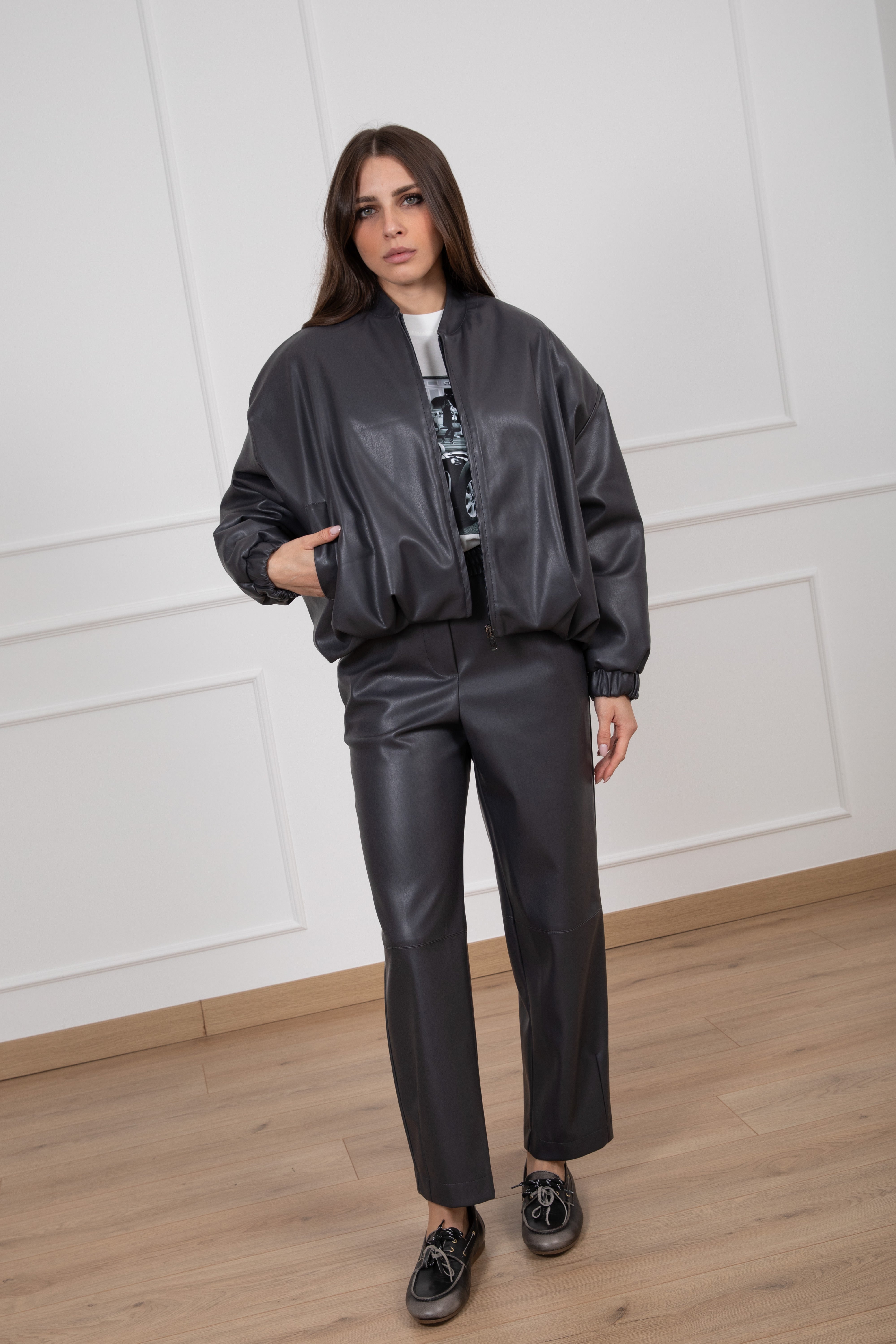 Pantalone in eco-pelle con elastico ViCOLO
