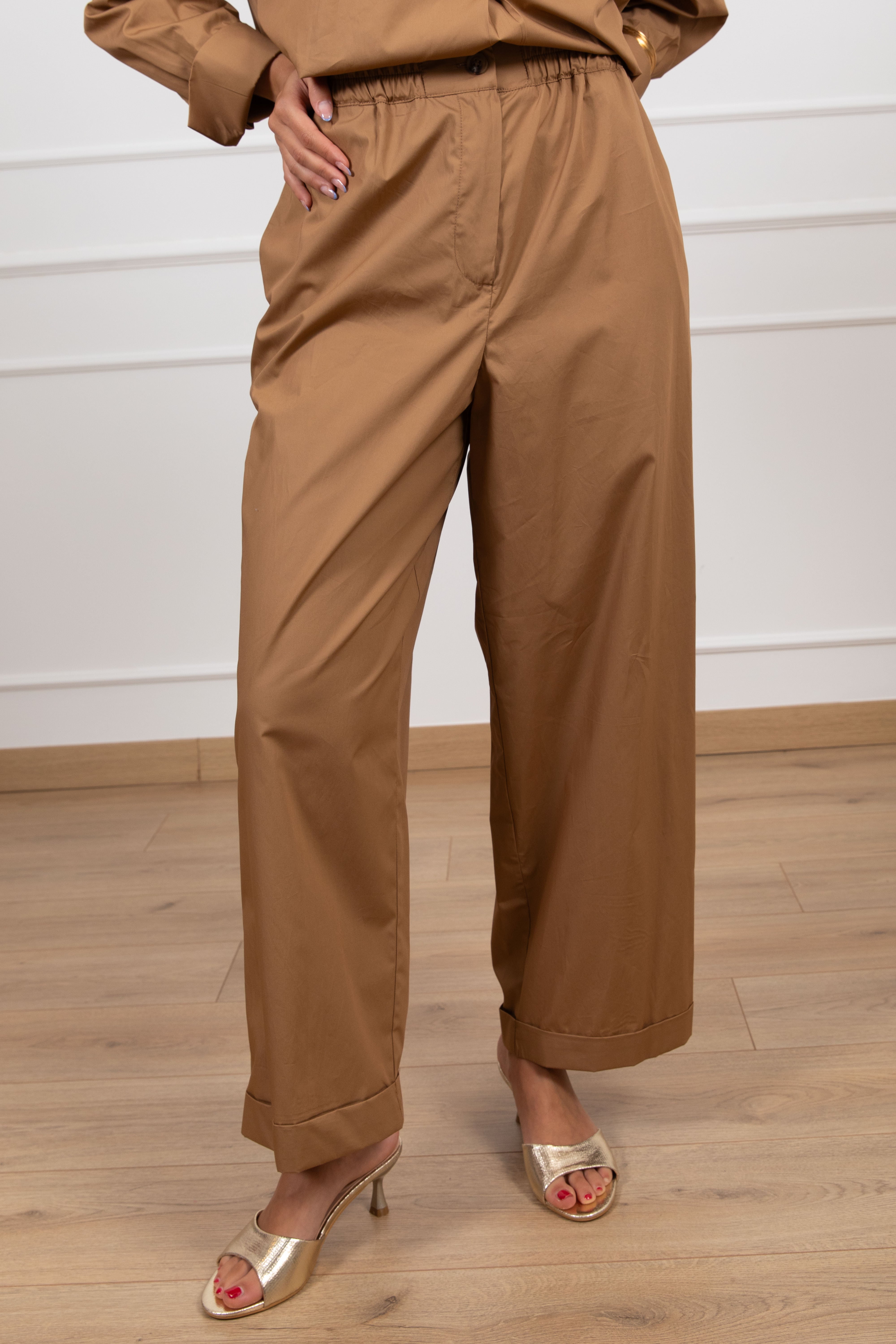 PRE ORDER 11/05 Pantalone carrot-fit con elastico Tensione IN