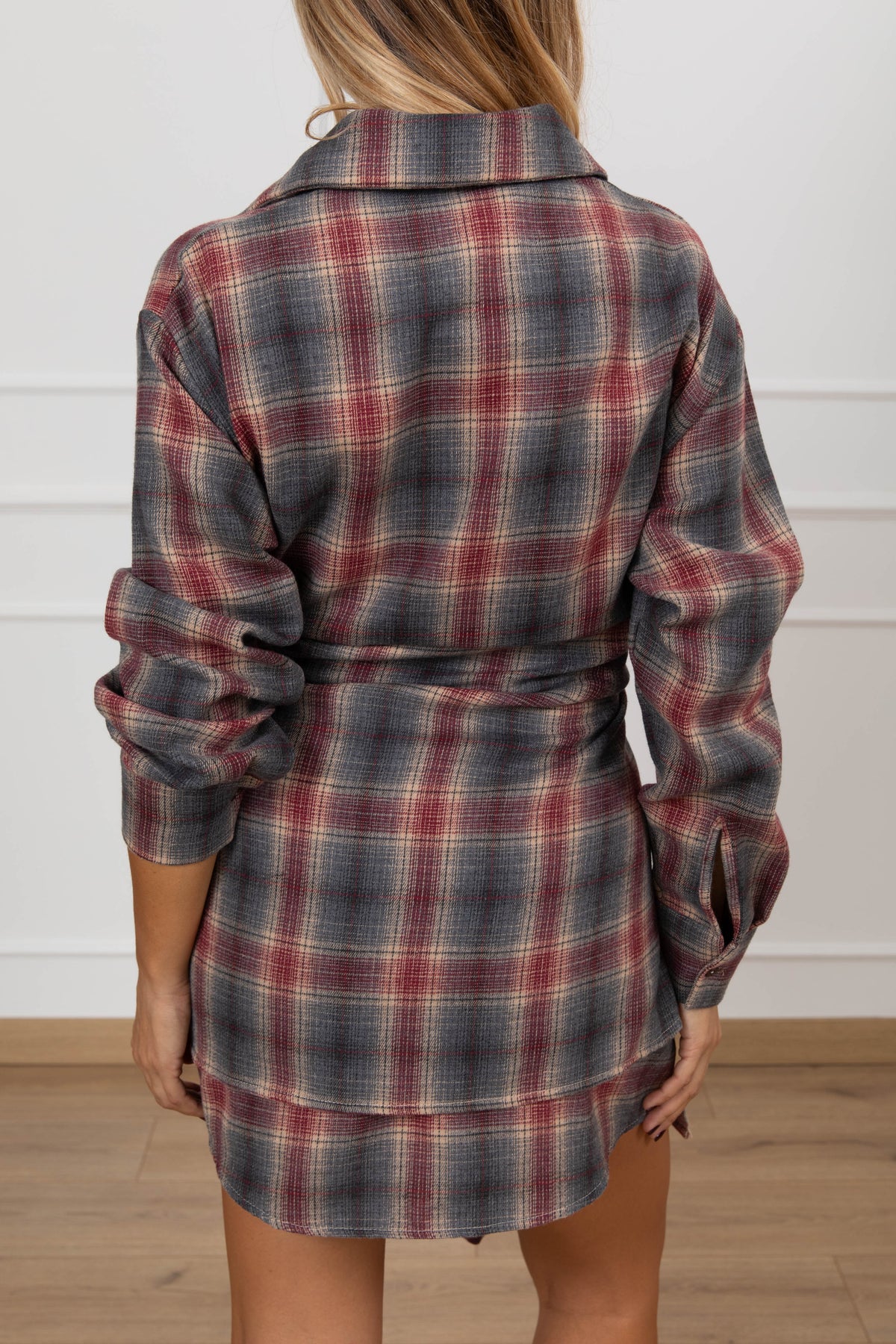 Mini-abito check bordeaux effetto camicia annodata Haveone