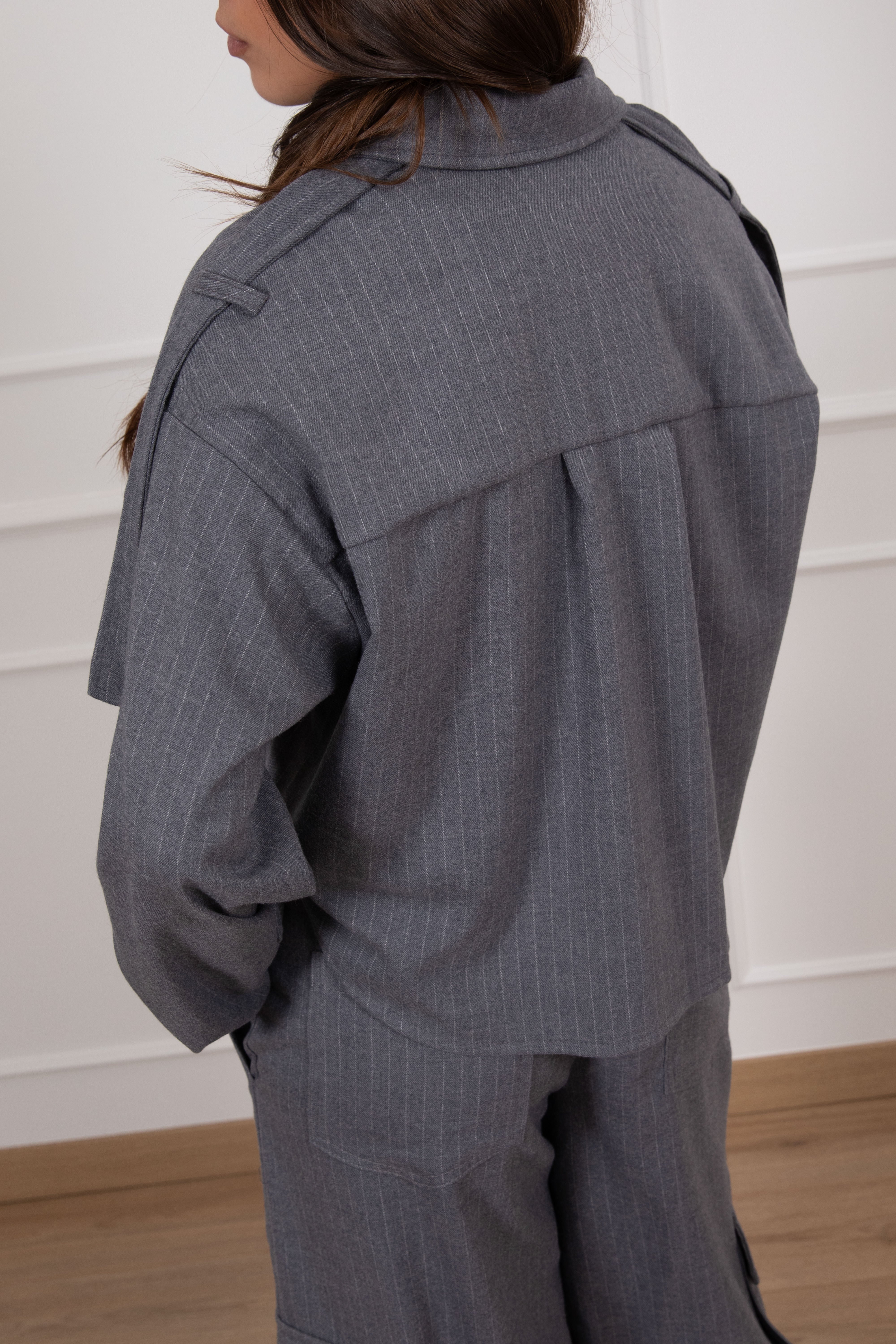 Camicia cropped gessata Tensione IN