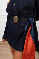 Mini-abito jeans con inserto foulard fantasia ferro di cavallo e cintura placca Tensione IN
