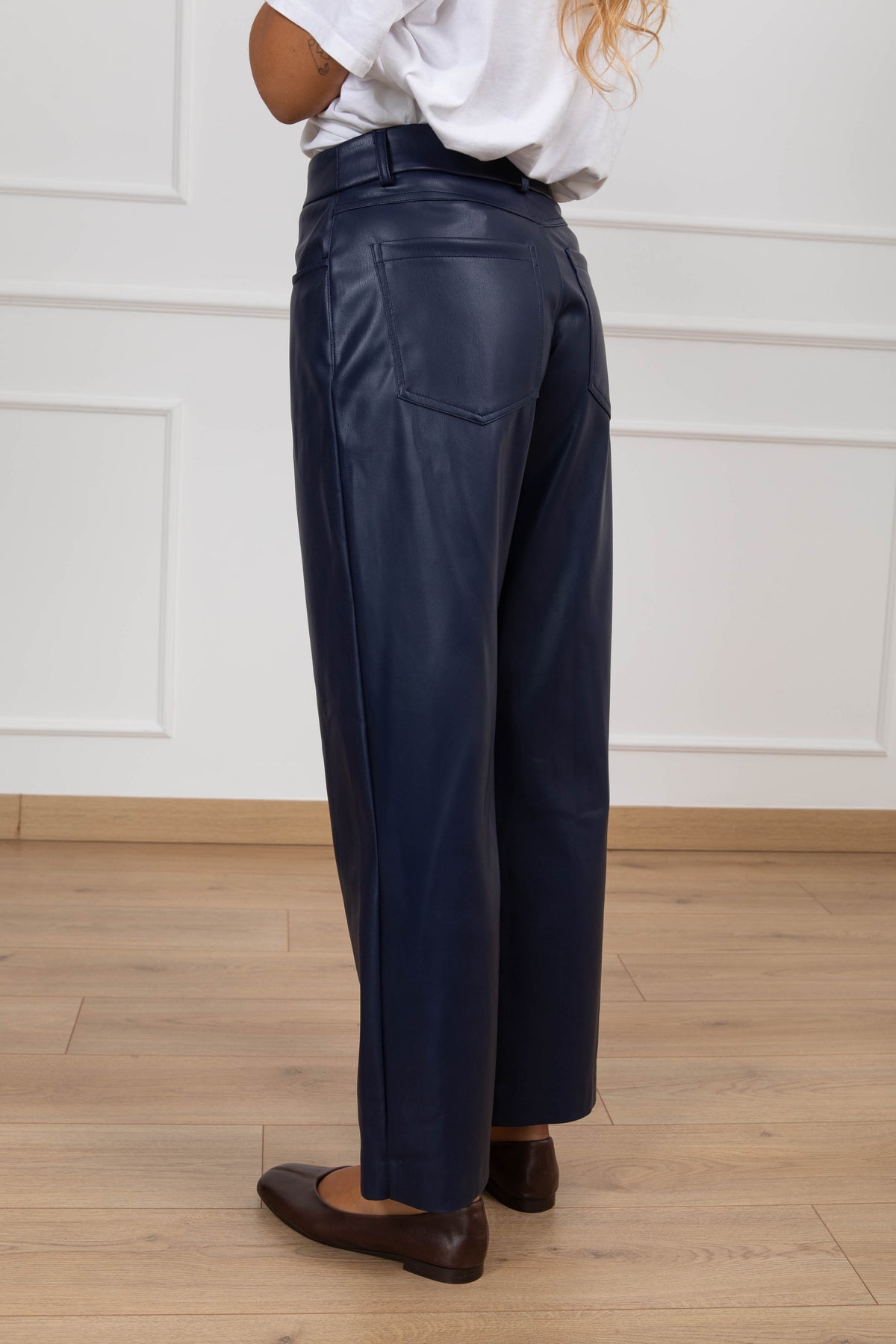 PRE ORDER 12/10 Pantalone Tom in eco-pelle variante blu Motel