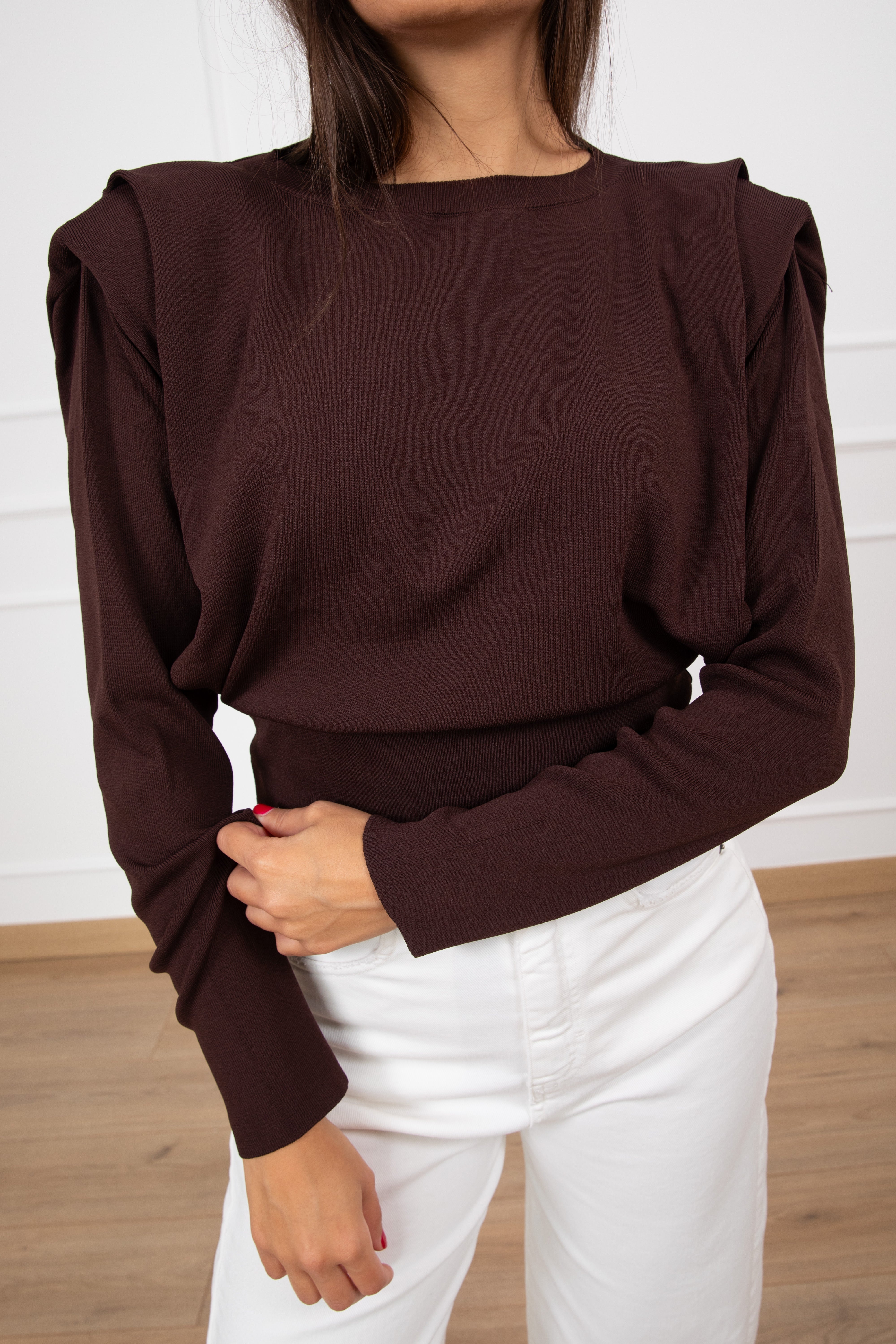 Maglia in viscosa con spallina imbottita e ripresa ViCOLO