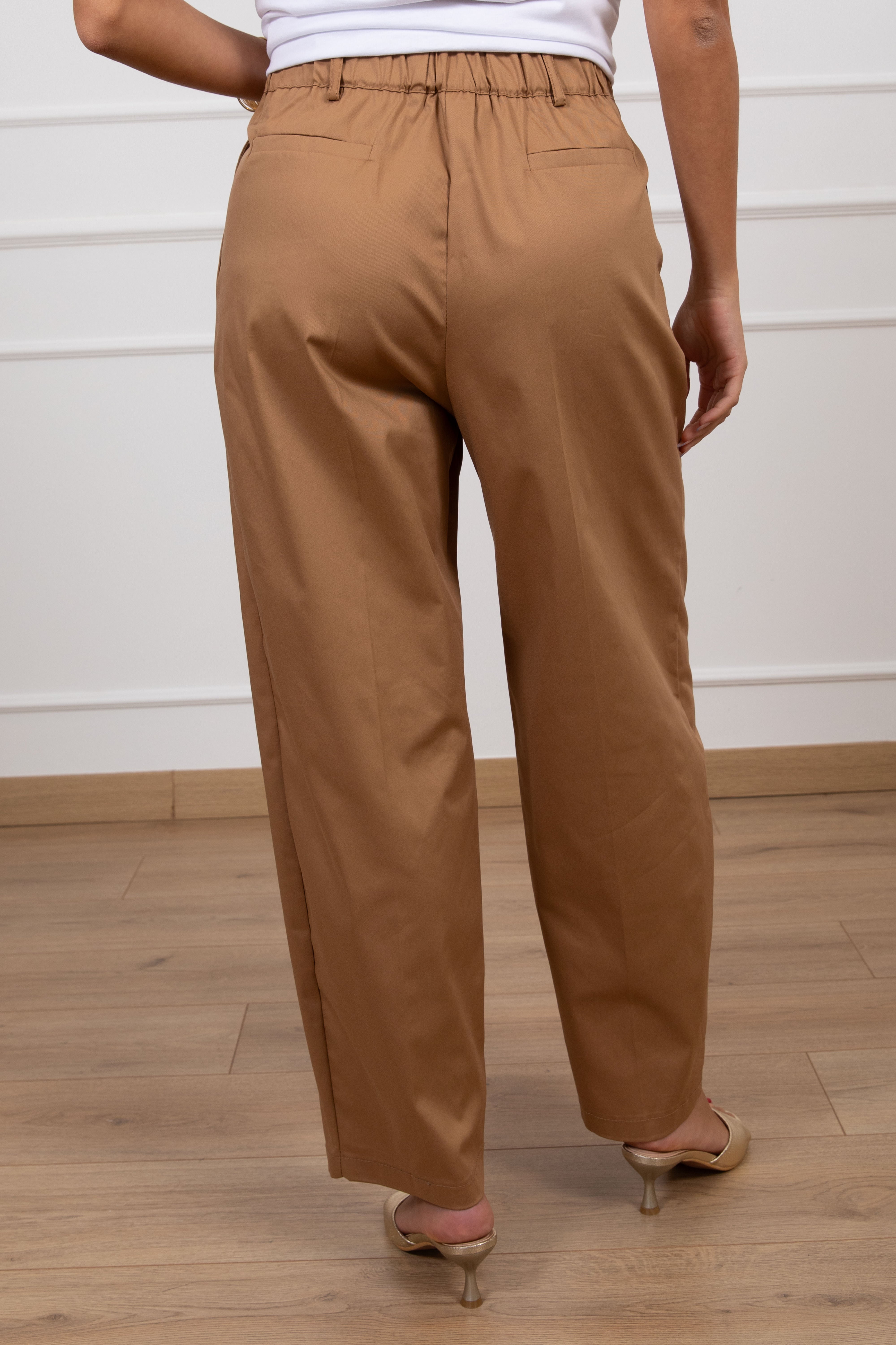 Pantalone carrot-fit in cotone con elastico sul retro Susy Mix