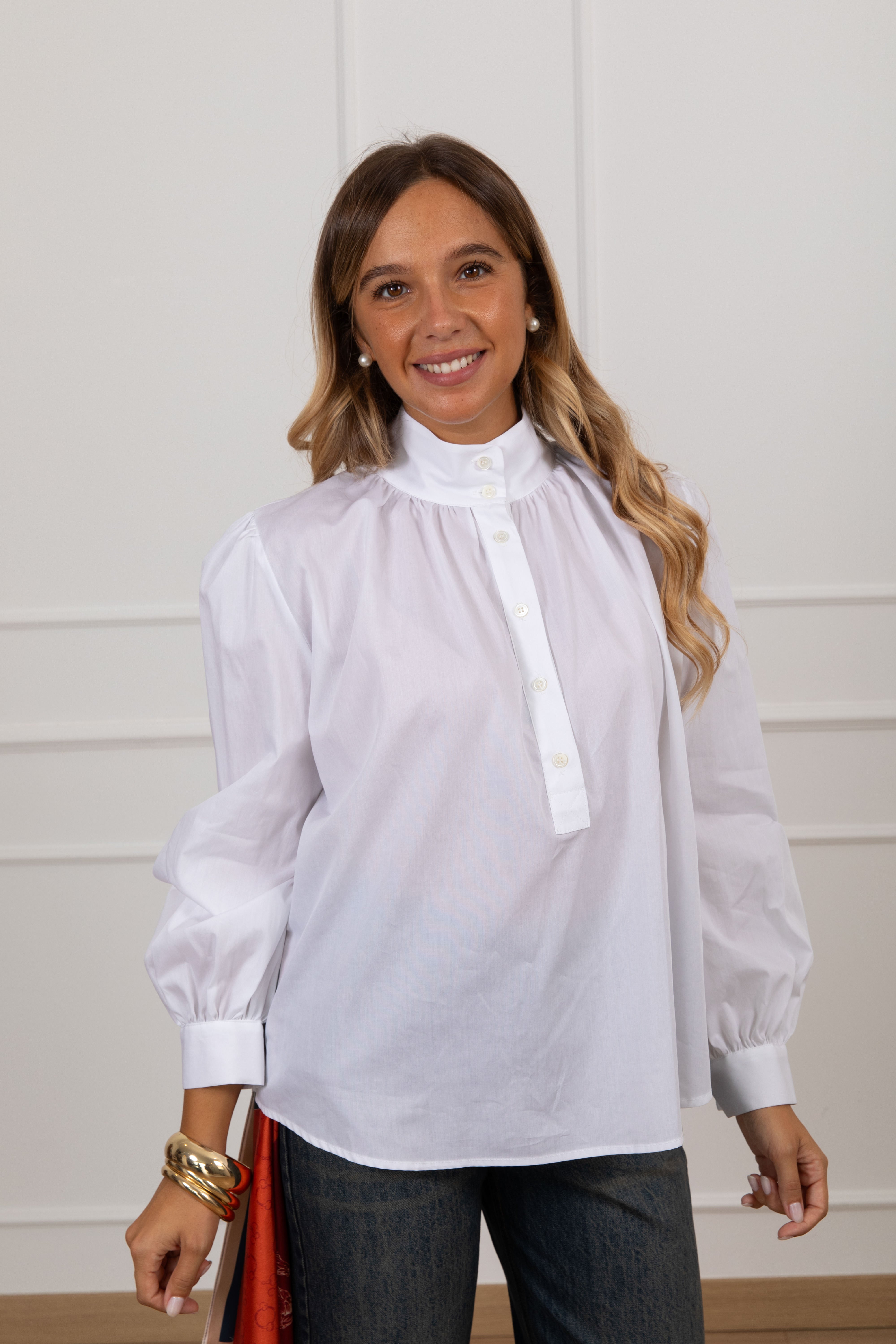 Camicia con colletto alto variante bianco ViCOLO