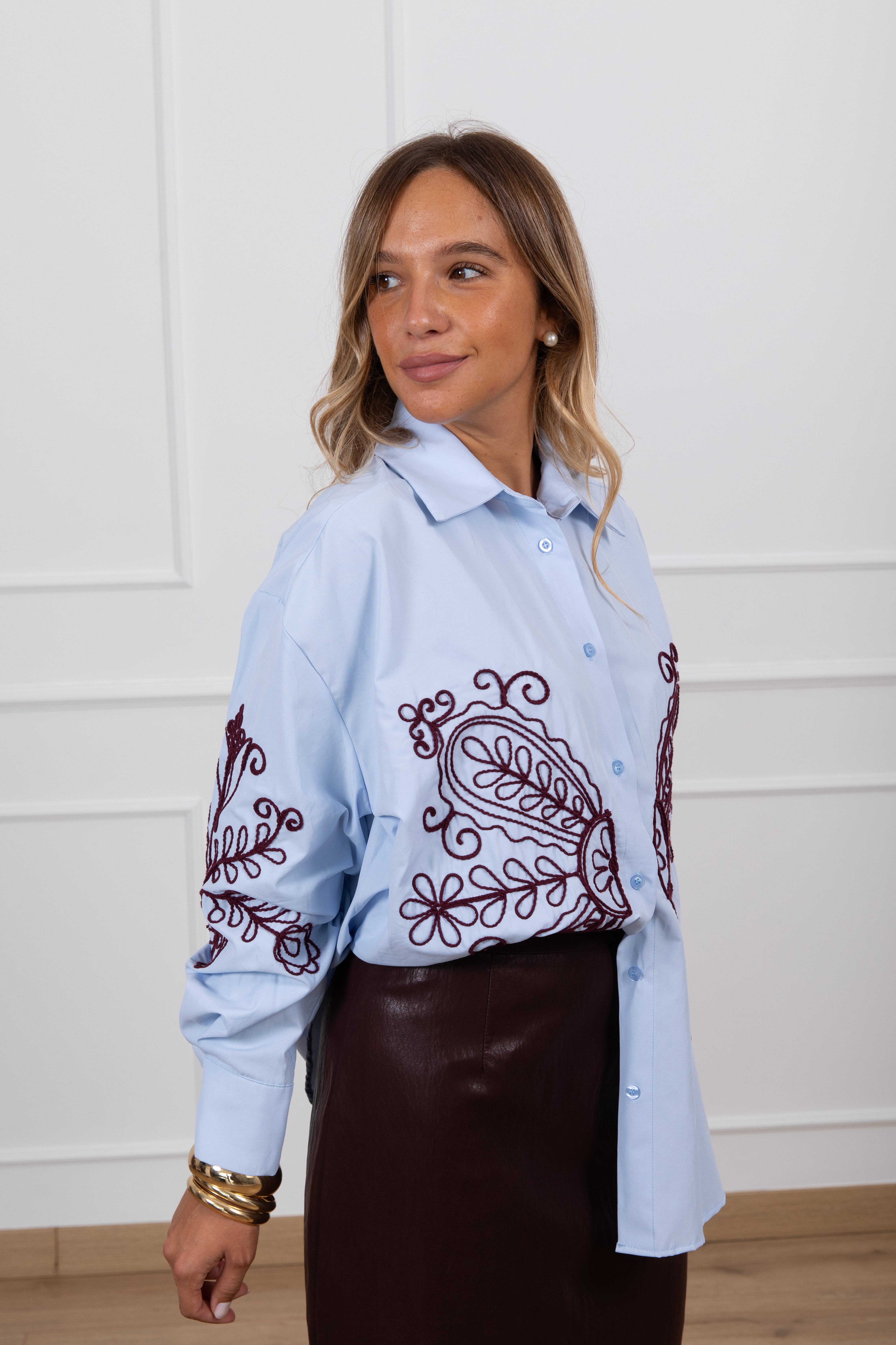 Camicia over-size con ricami Tensione IN