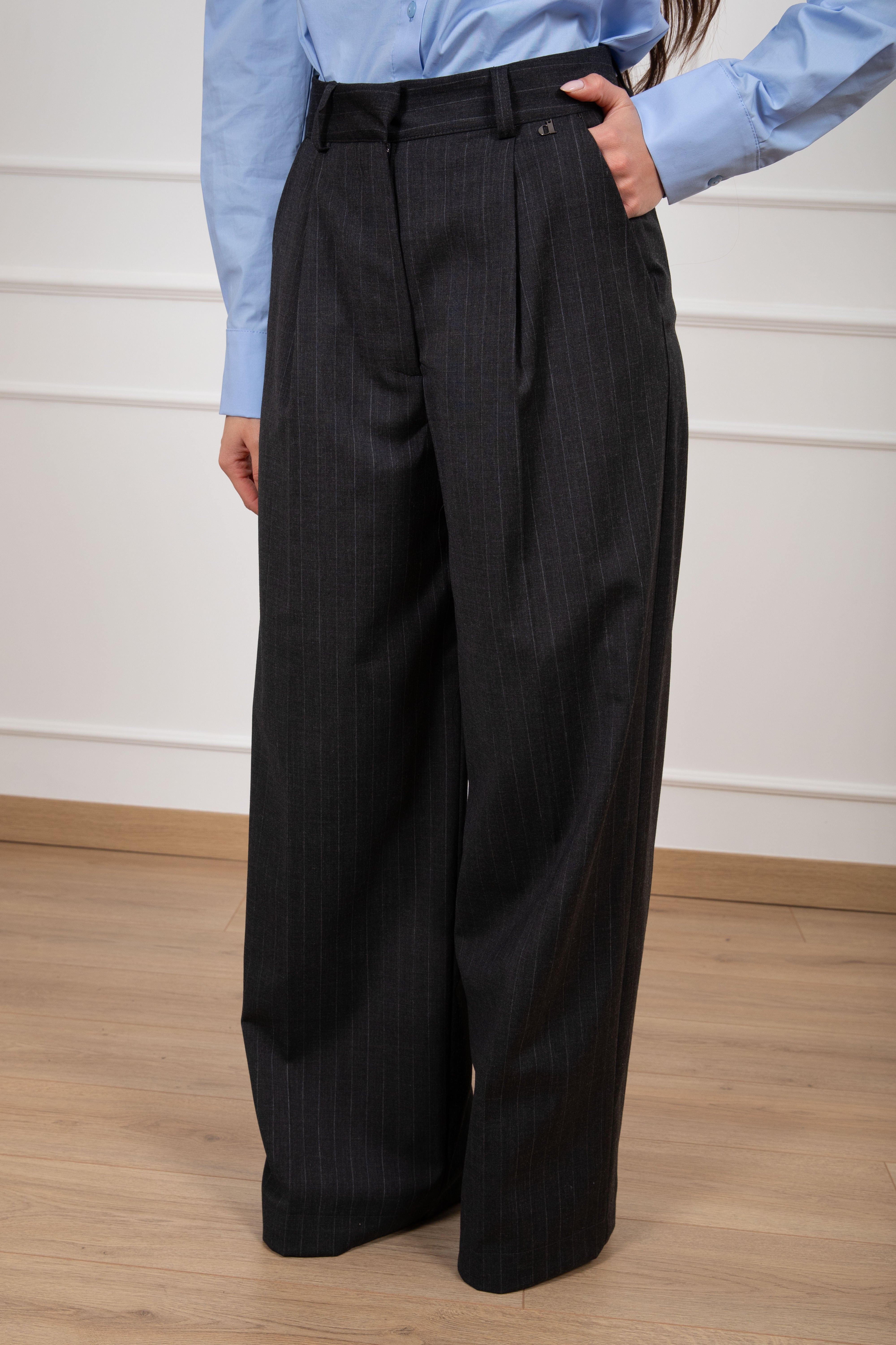 Pantalone gessato a palazzo in lana con pinces Dixie
