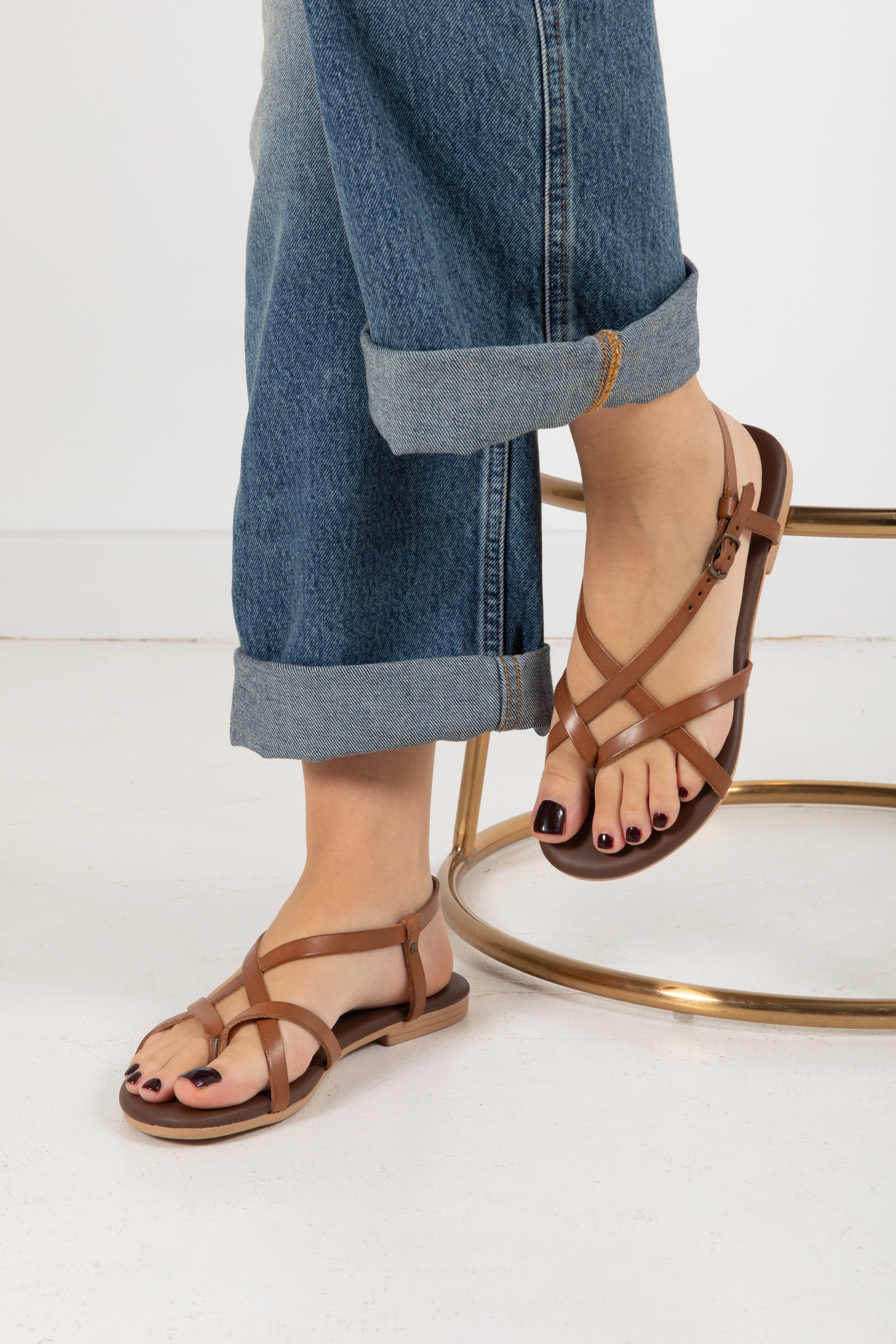 Sandalo infradito con fasce incrociate Divine Follie