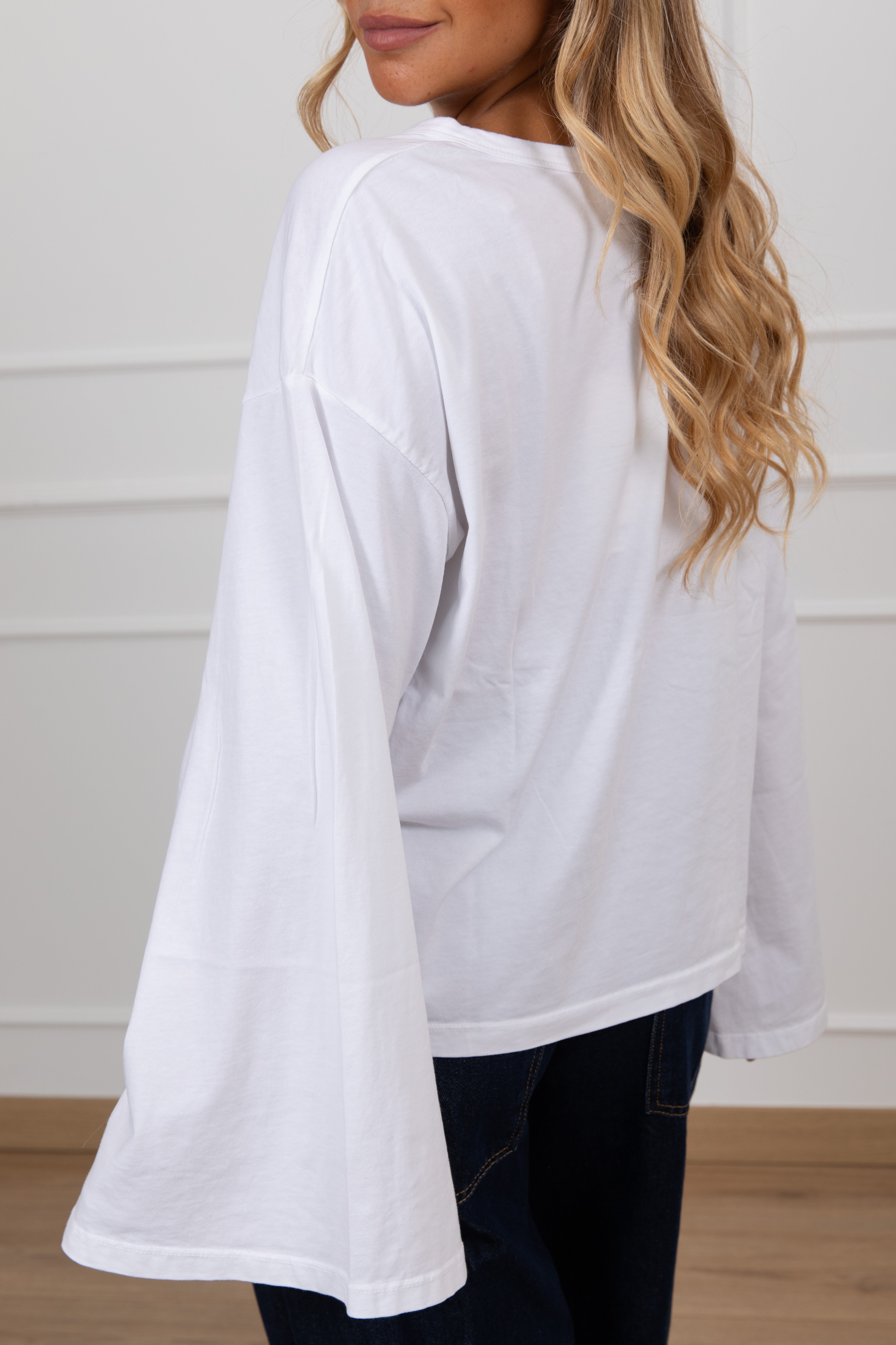 T-shirt scatoletta con manica svasata Haveone