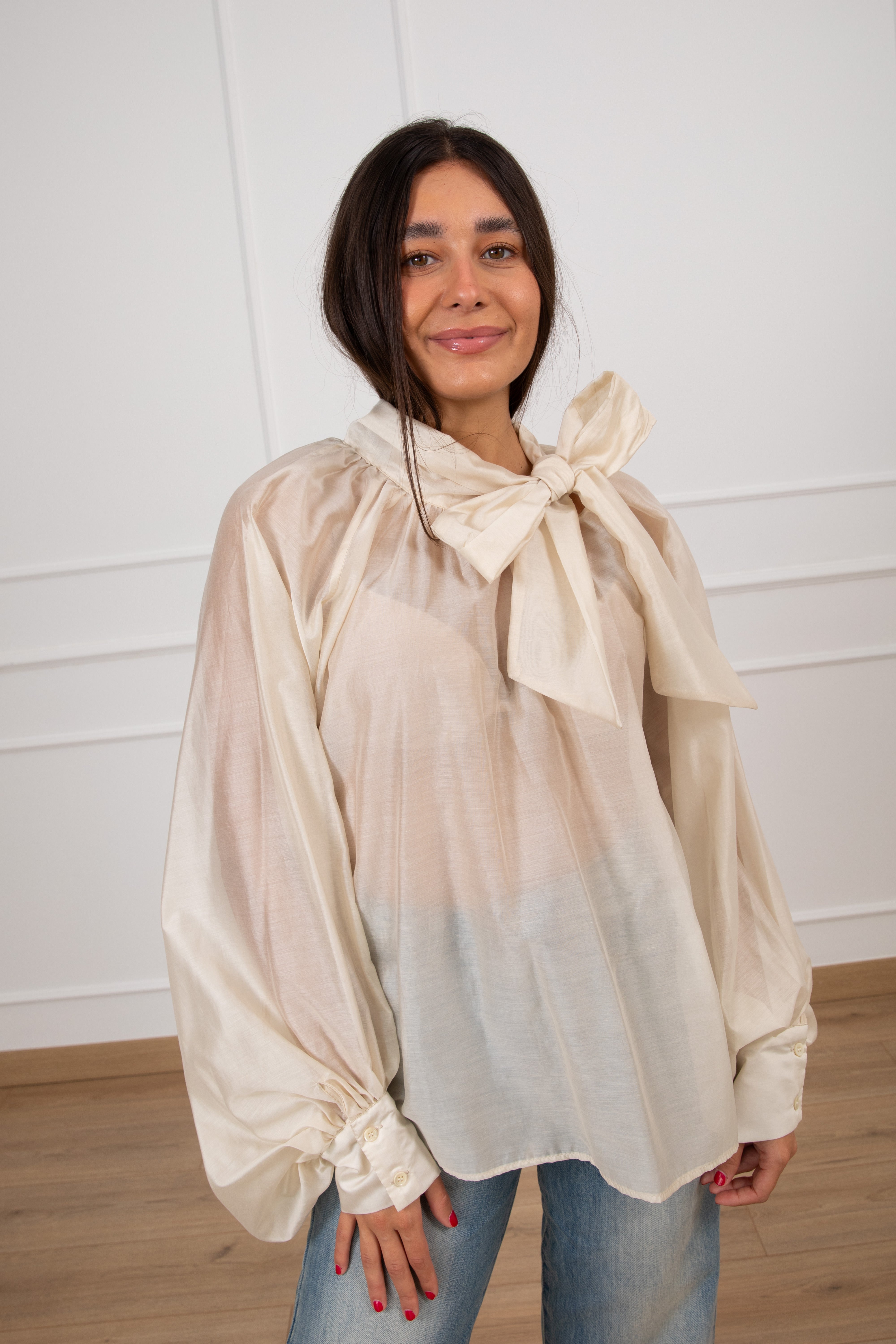 Blusa in lyocell con fiocco ViCOLO