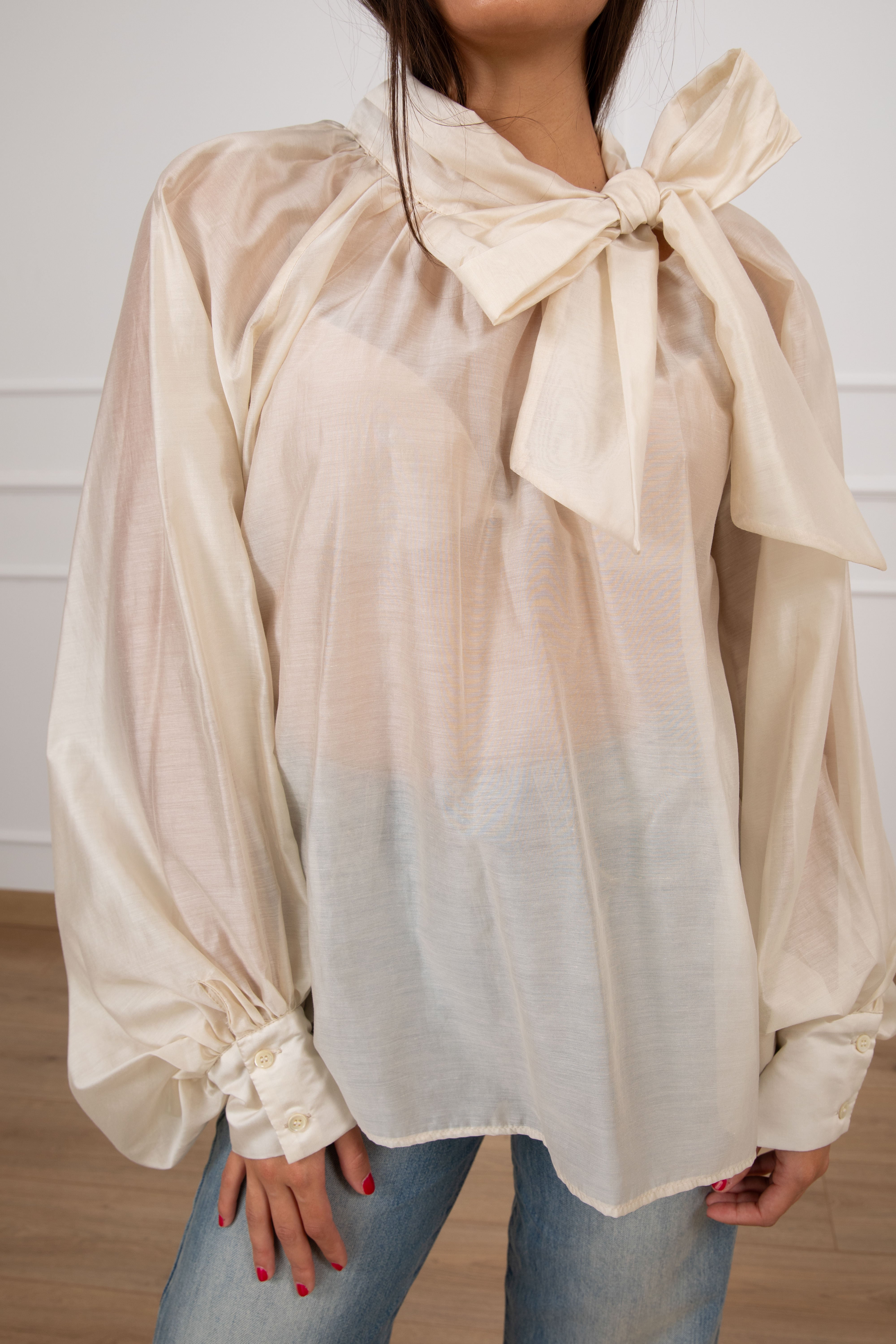 Blusa in lyocell con fiocco ViCOLO