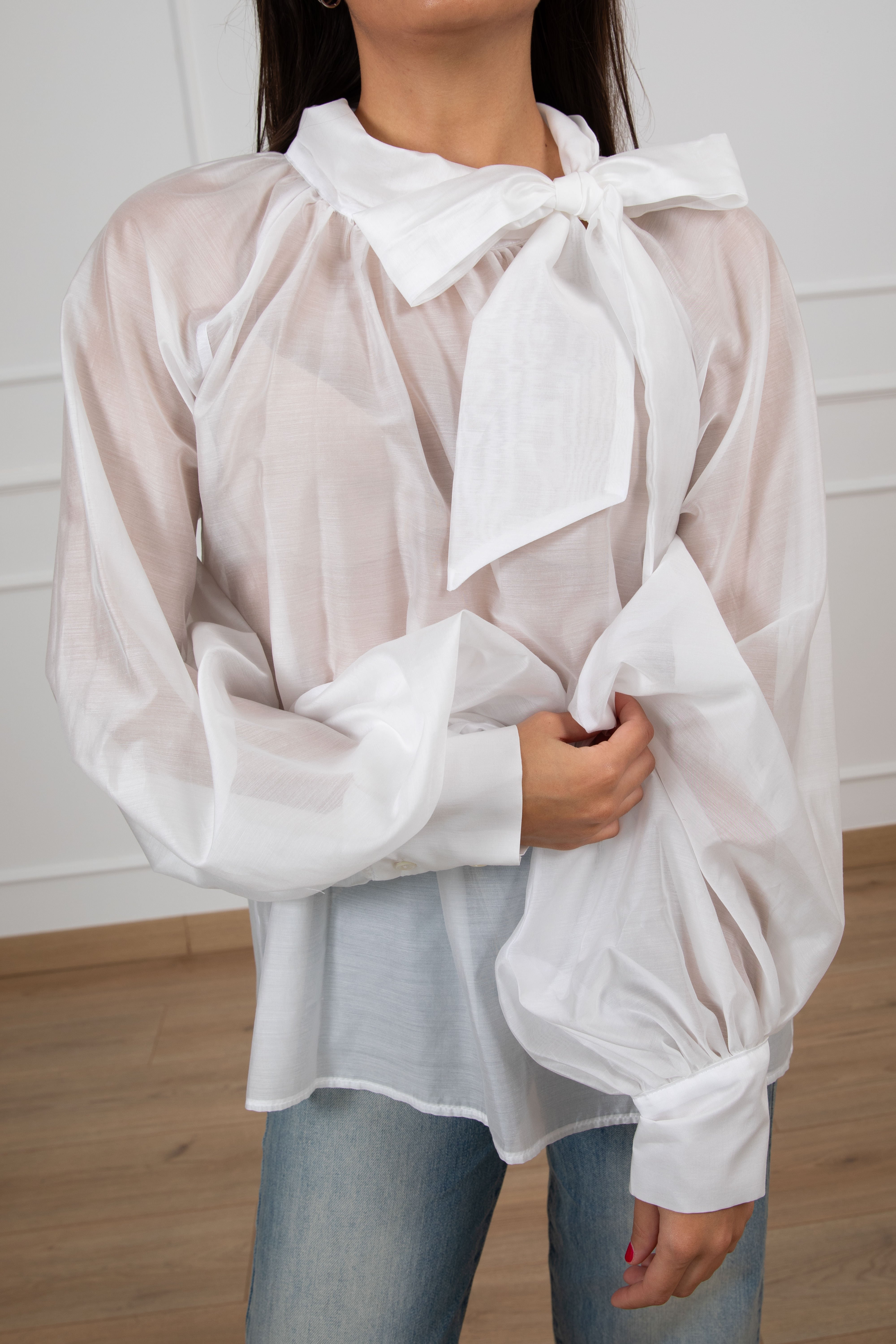 Blusa in lyocell con fiocco ViCOLO