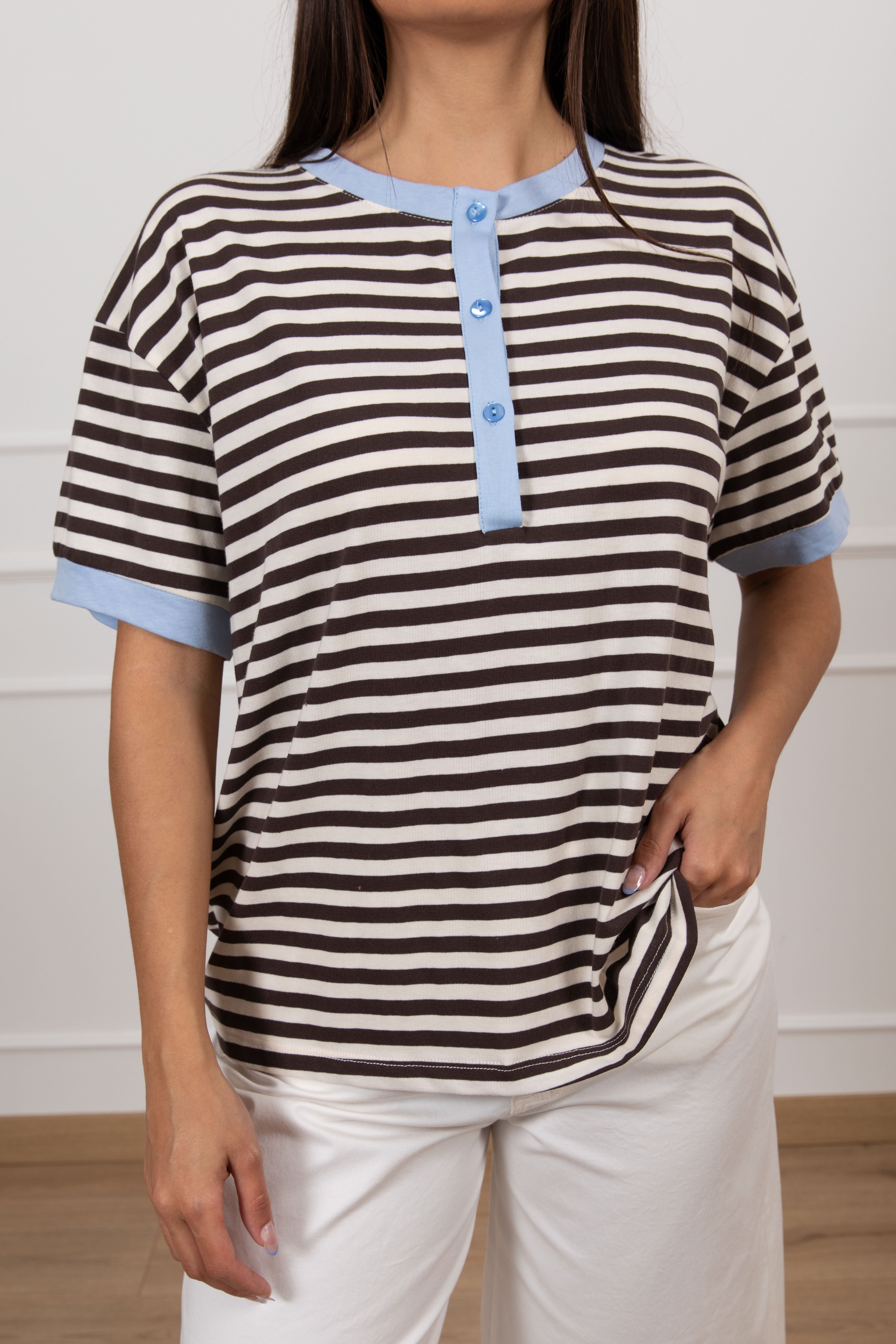 T-shirt serafino a righe con profili a contrasto Motel