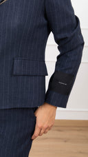 Giacca gessata cropped 3 bottoni variante blu Tensione IN